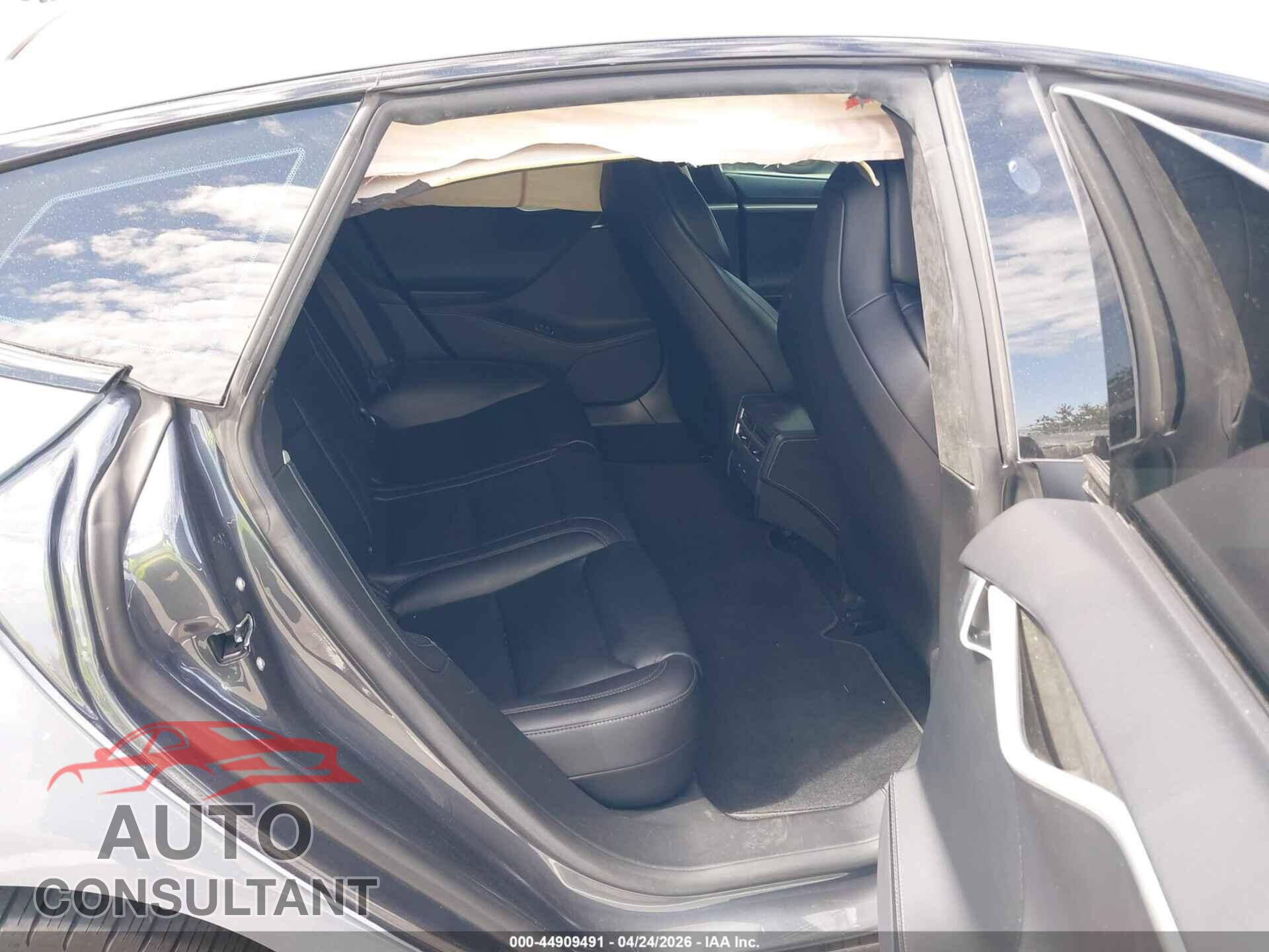 TESLA MODEL S 2017 - 5YJSA1E16HF215277