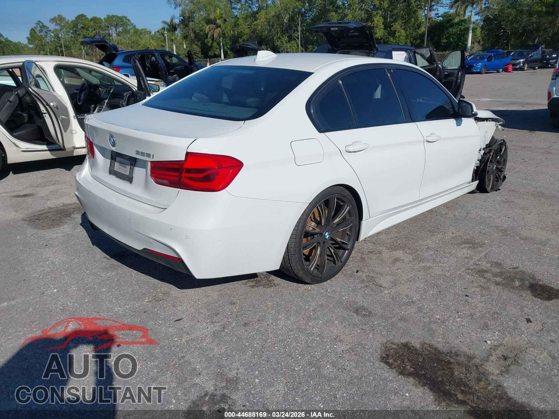 BMW 328I 2016 - WBA8E9G5XGNU29103