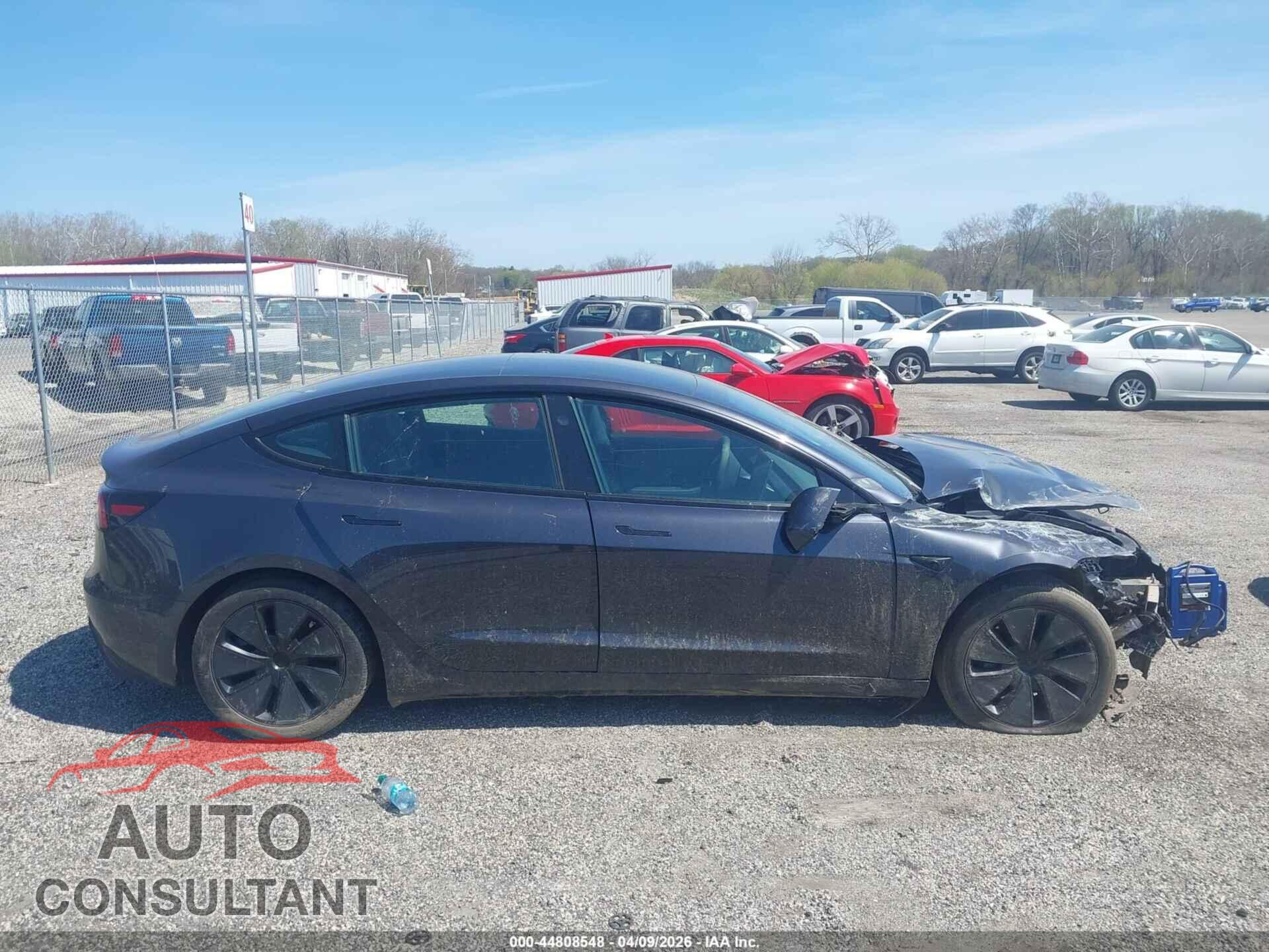 TESLA MODEL 3 2024 - 5YJ3E1EA7RF766568