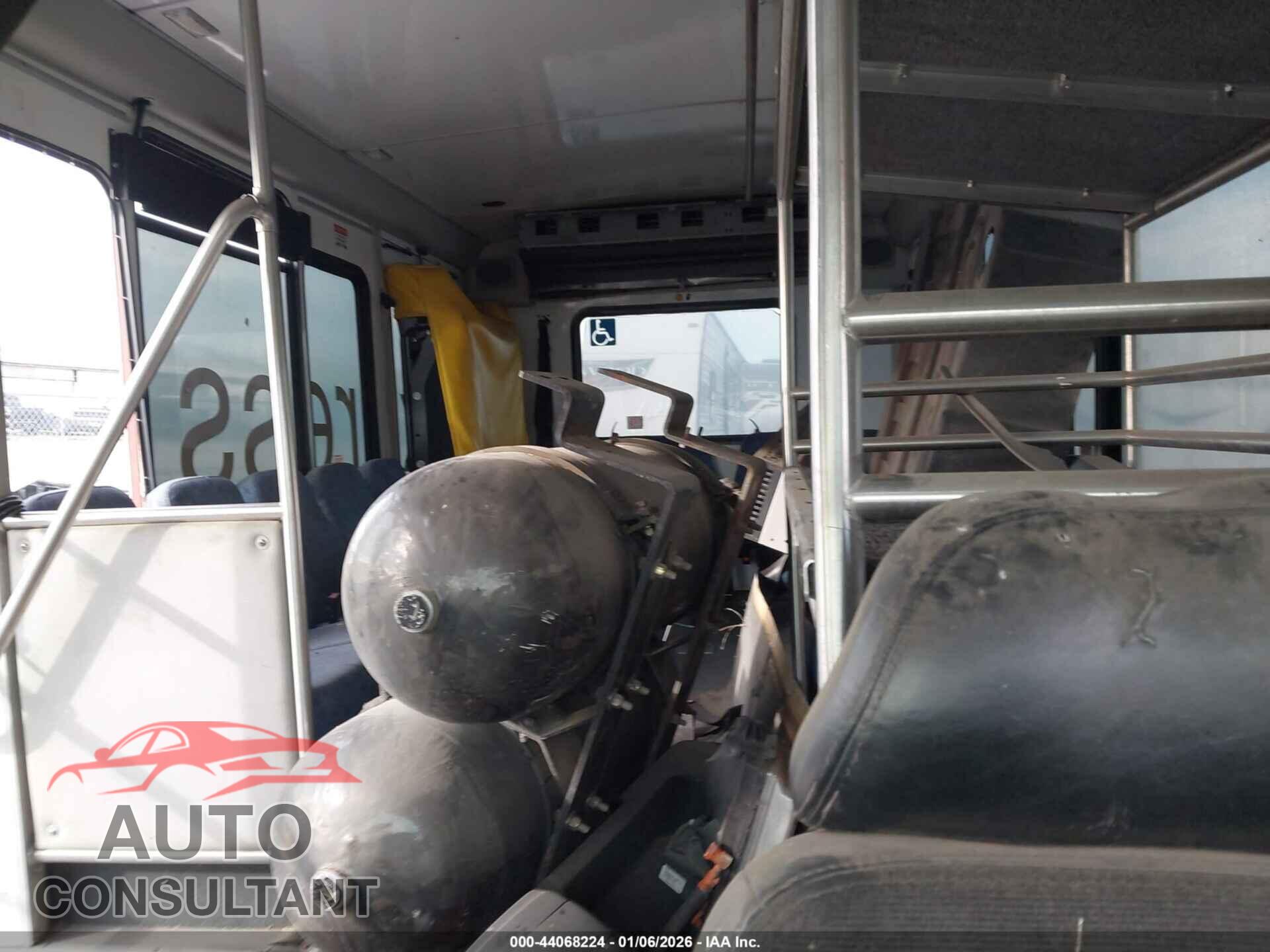 FORD E-450 CUTAWAY 2018 - 1FDXE4FS5JDC22779