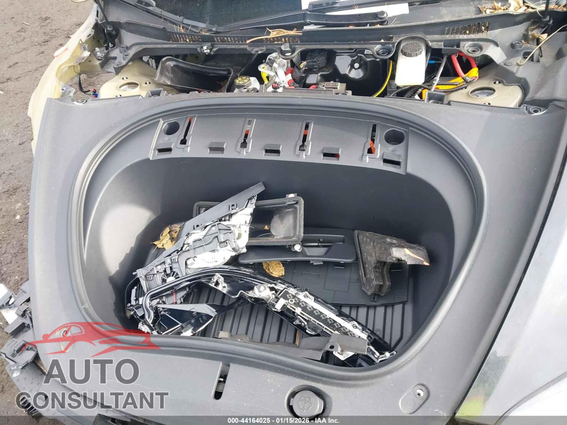 TESLA MODEL 3 2024 - 5YJ3E1EA4RF768116