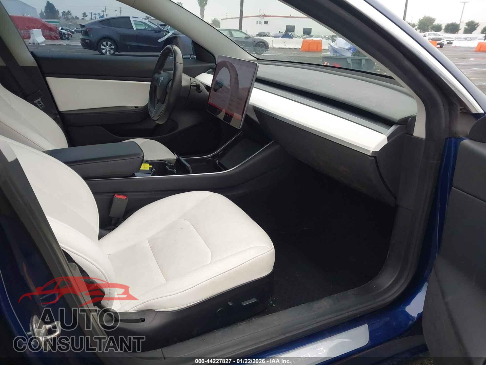 TESLA MODEL 3 2019 - 5YJ3E1EA5KF402820