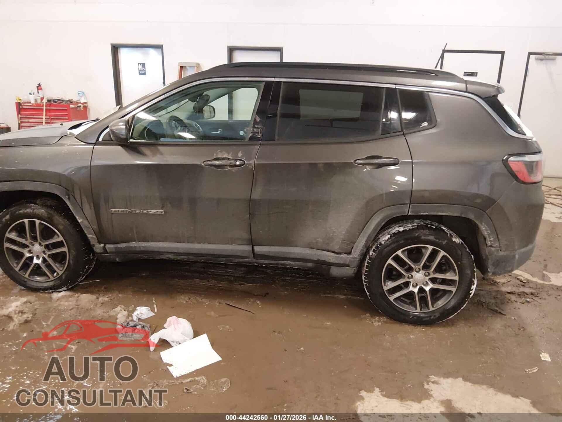 JEEP COMPASS 2018 - 3C4NJDBBXJT154597