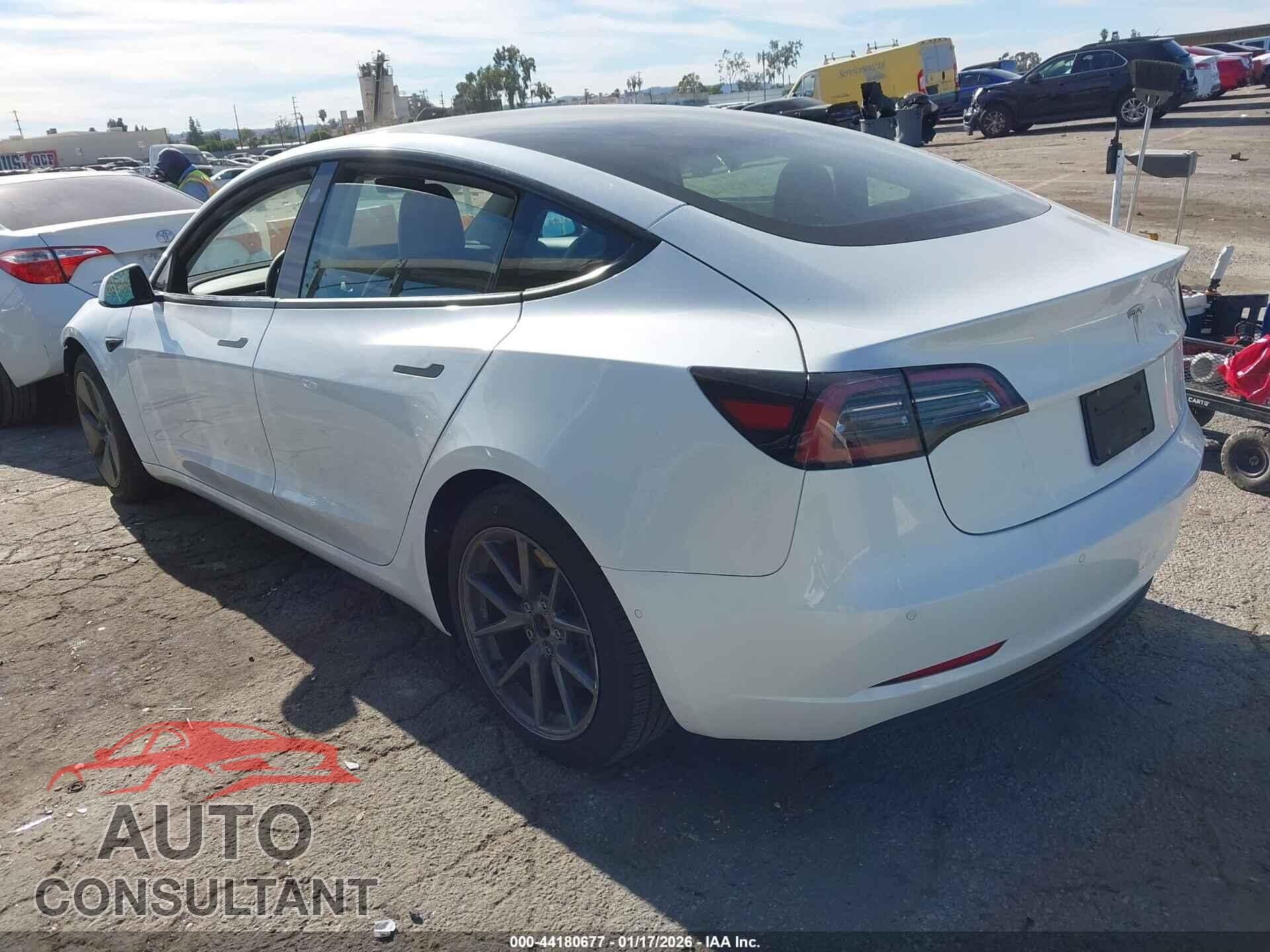 TESLA MODEL 3 2021 - 5YJ3E1EA2MF069379