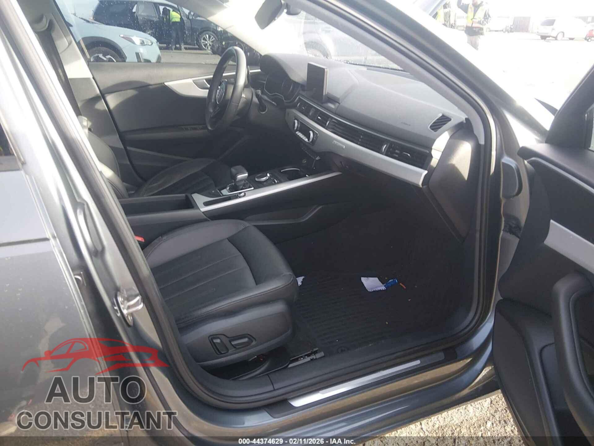 AUDI A4 2017 - WAUANAF46HN066621