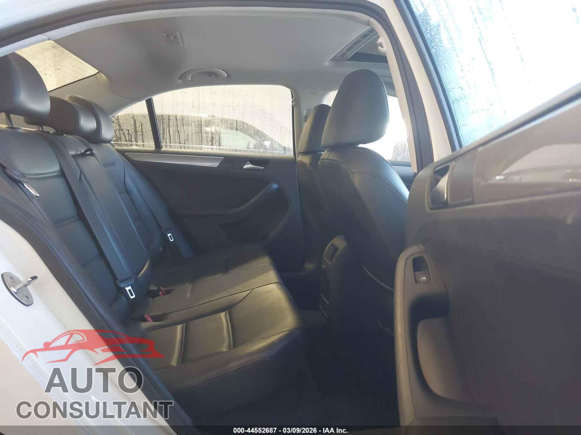 VOLKSWAGEN JETTA 2017 - 3VWDB7AJ5HM404381