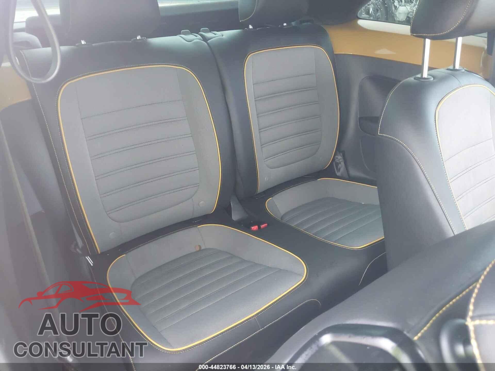 VOLKSWAGEN BEETLE 2017 - 3VWS17AT8HM630460