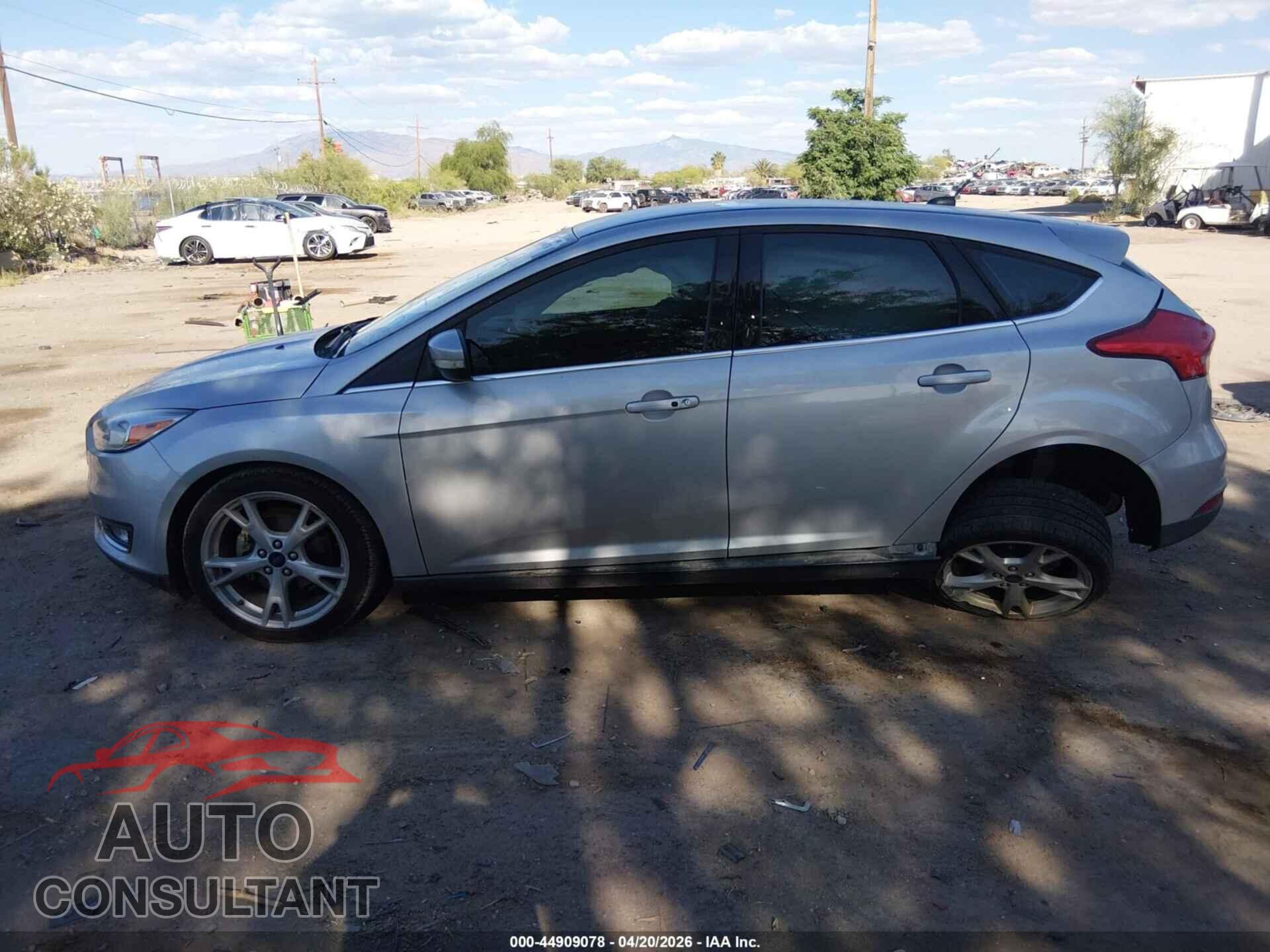 FORD FOCUS 2016 - 1FADP3N25GL312984
