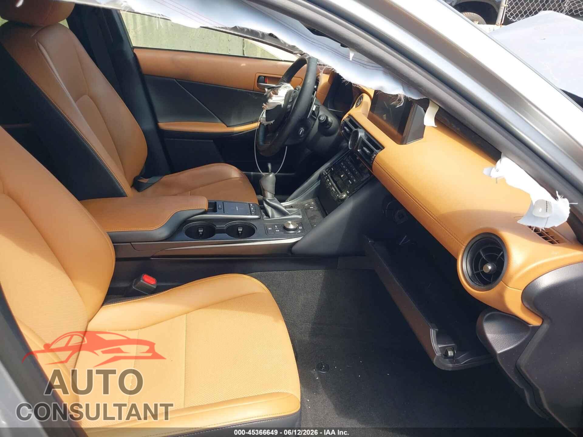 LEXUS IS 300 2023 - JTHCA1D2XP5128172