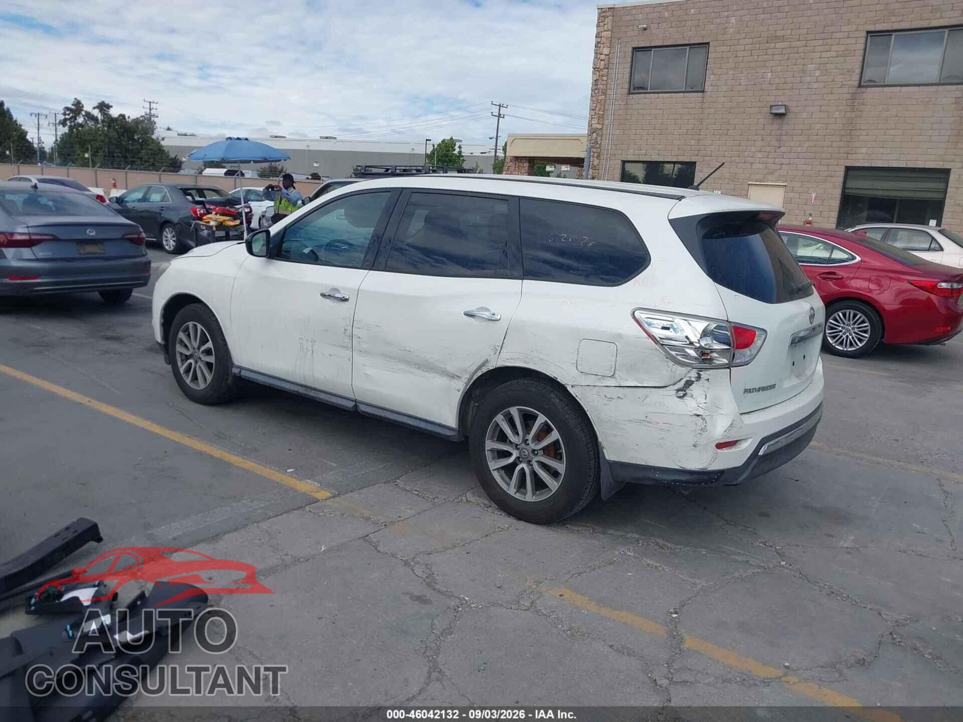 NISSAN PATHFINDER 2015 - 5N1AR2MN7FC618138