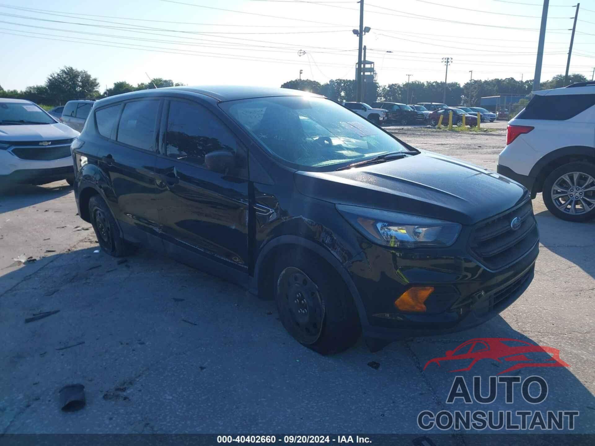 FORD ESCAPE 2018 - 1FMCU0F70JUB97036