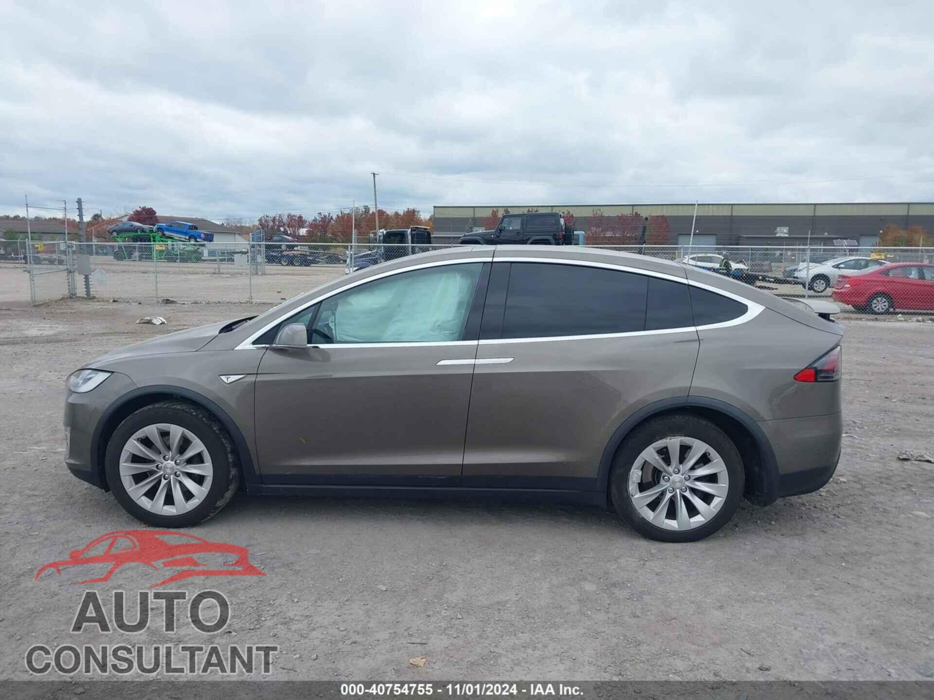 TESLA MODEL X 2016 - 5YJXCBE27GF011908