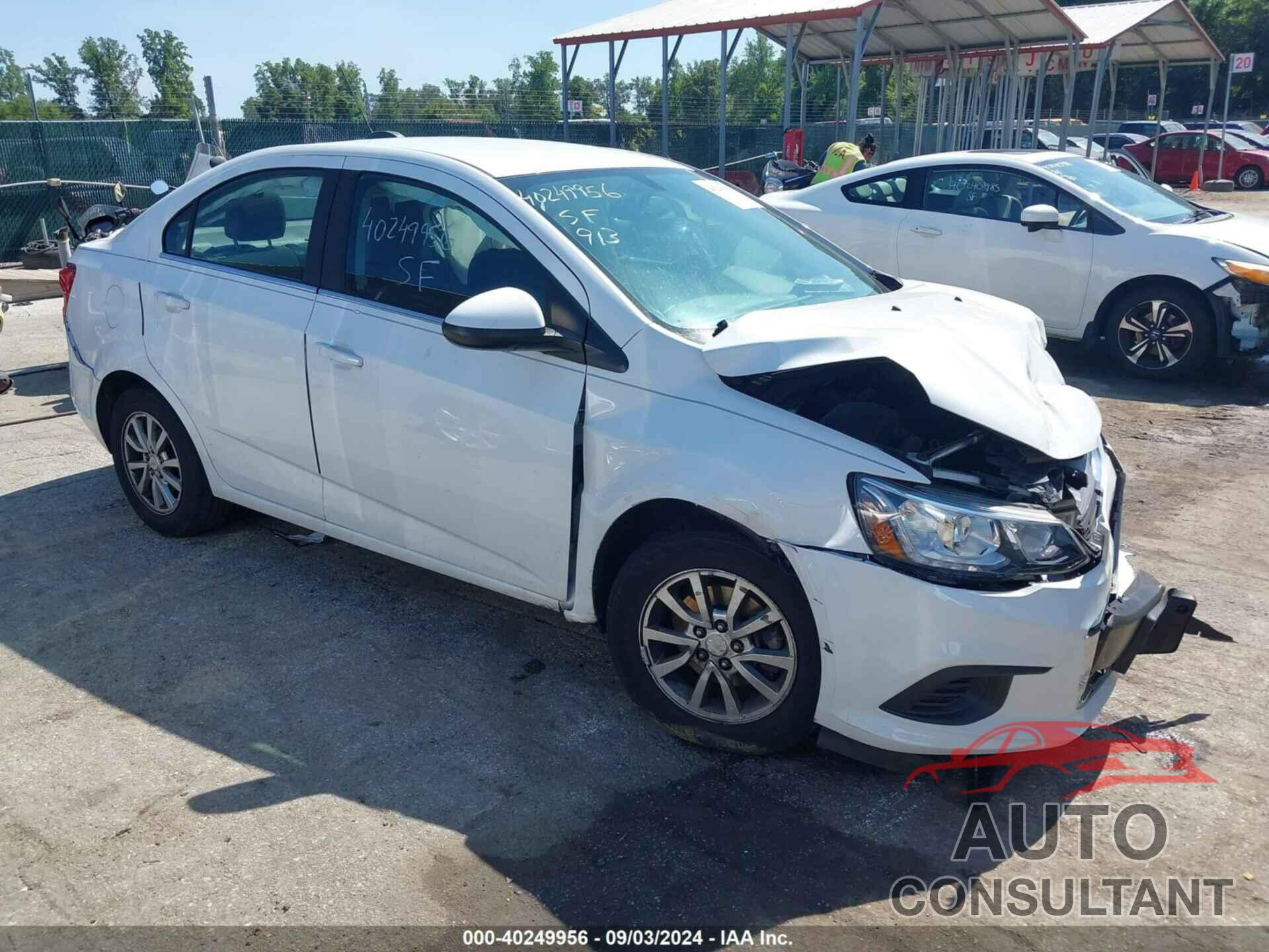 CHEVROLET SONIC 2018 - 1G1JD5SG0J4114101