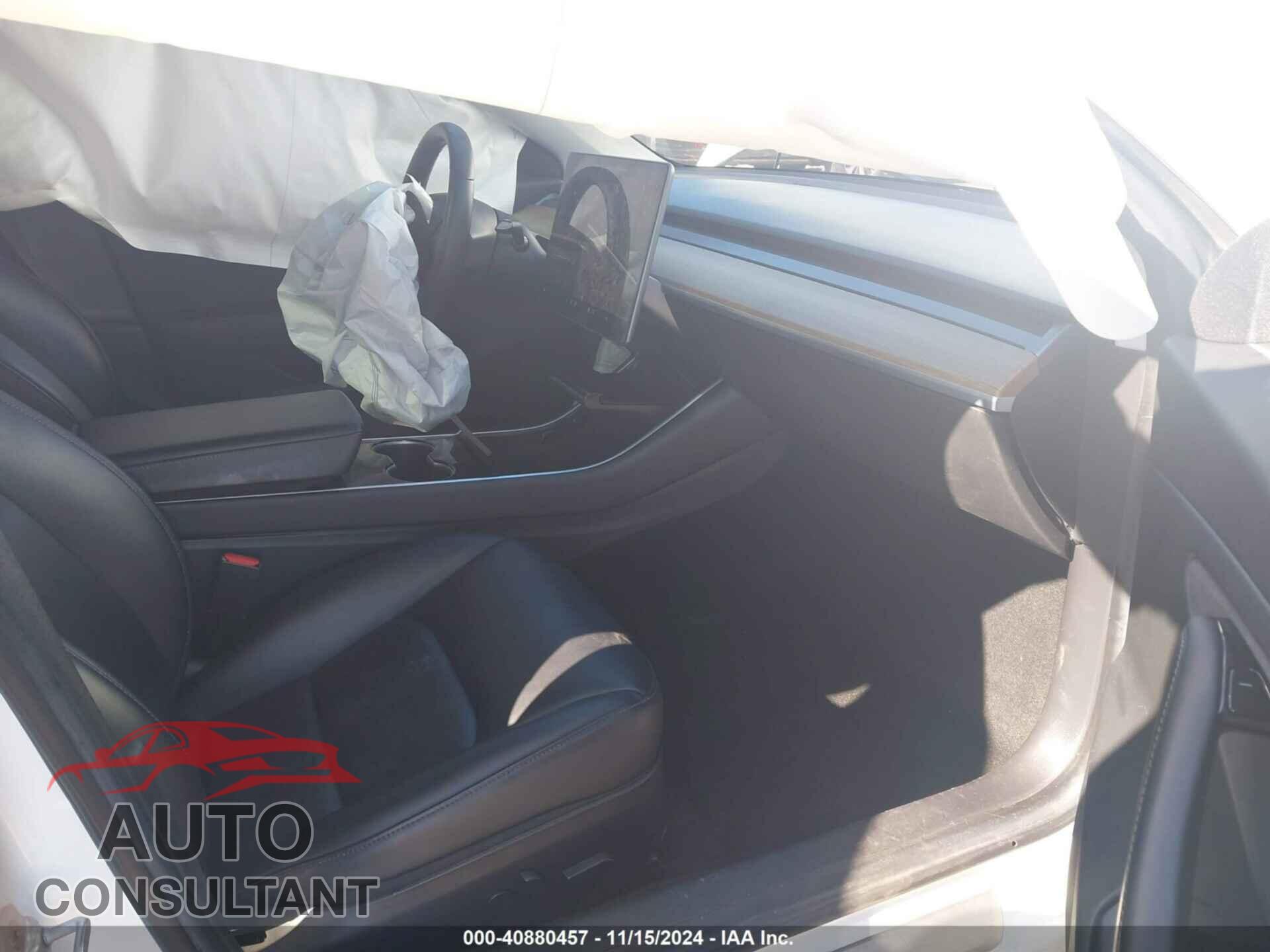 TESLA MODEL 3 2019 - 5YJ3E1EA0KF484813