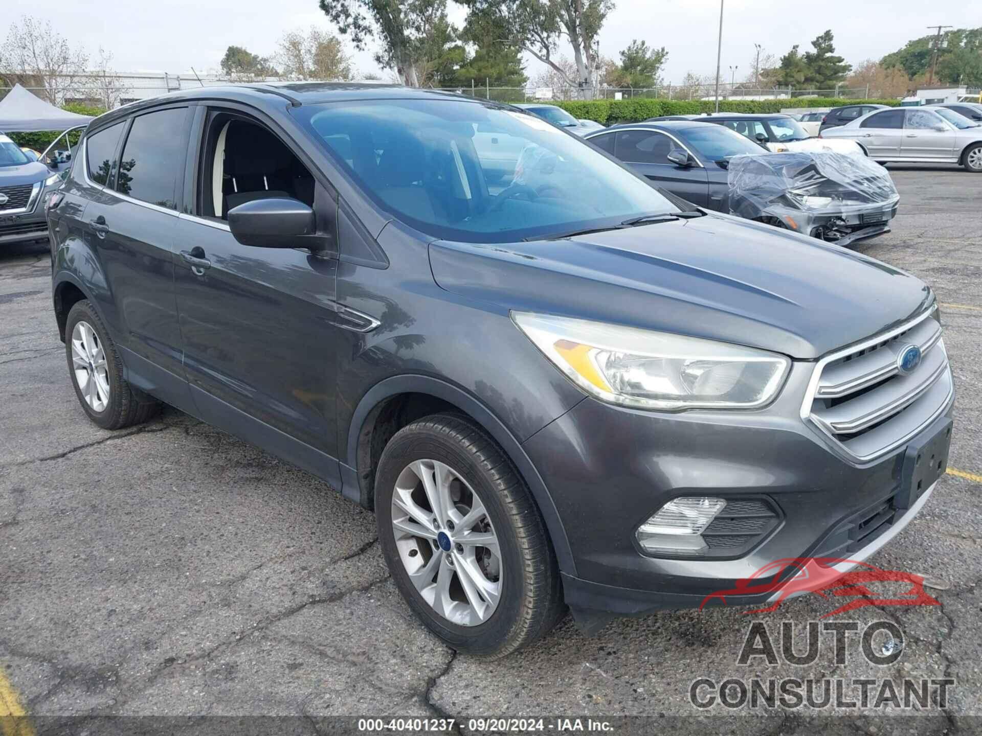 FORD ESCAPE 2017 - 1FMCU0GD1HUE55675