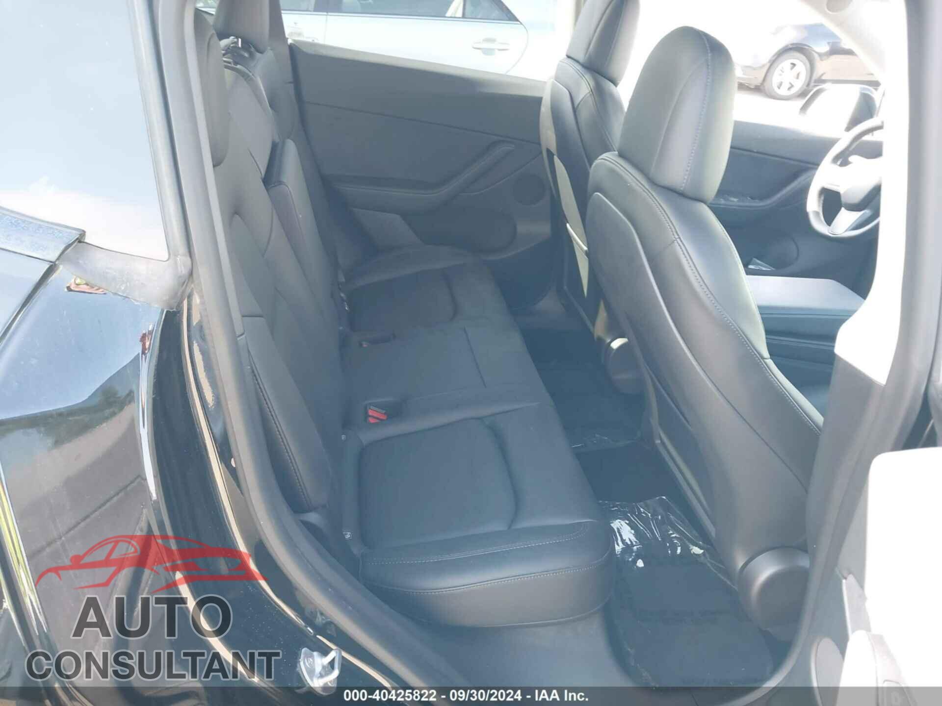 TESLA MODEL Y 2021 - 5YJYGDEEXMF208467