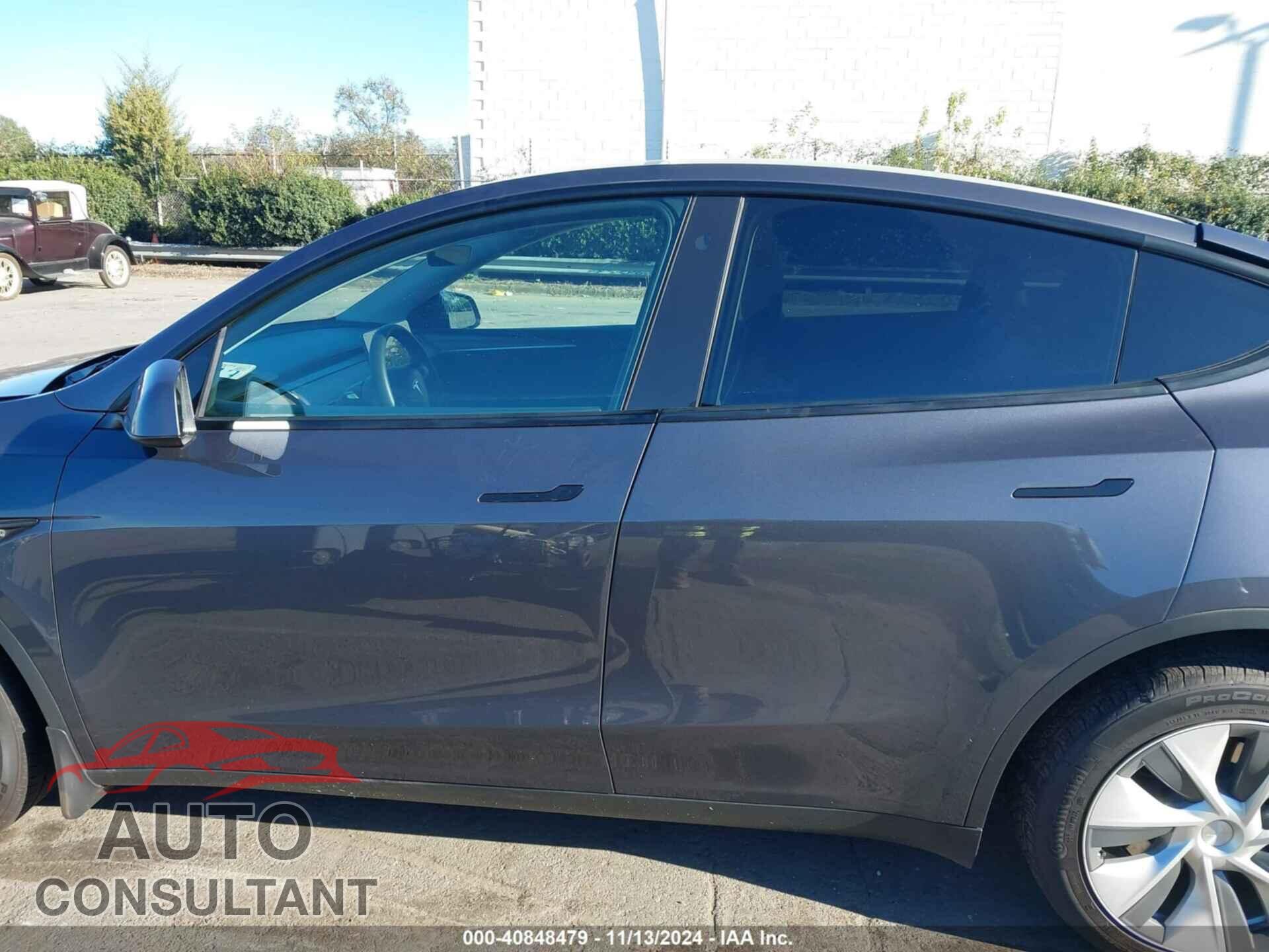 TESLA MODEL Y 2023 - 7SAYGDEE6PF596126