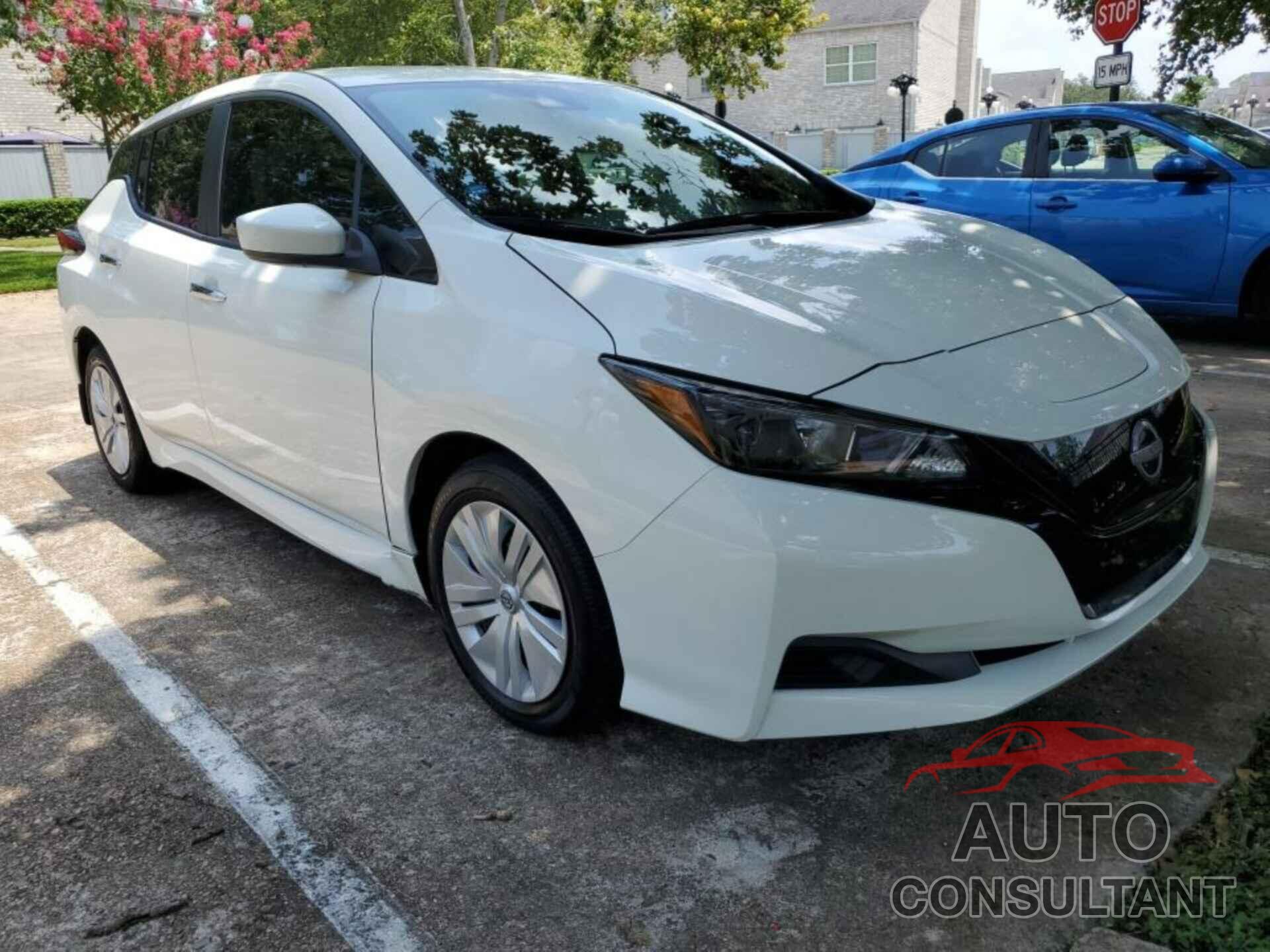 NISSAN LEAF 2023 - 1N4AZ1BV3PC557167