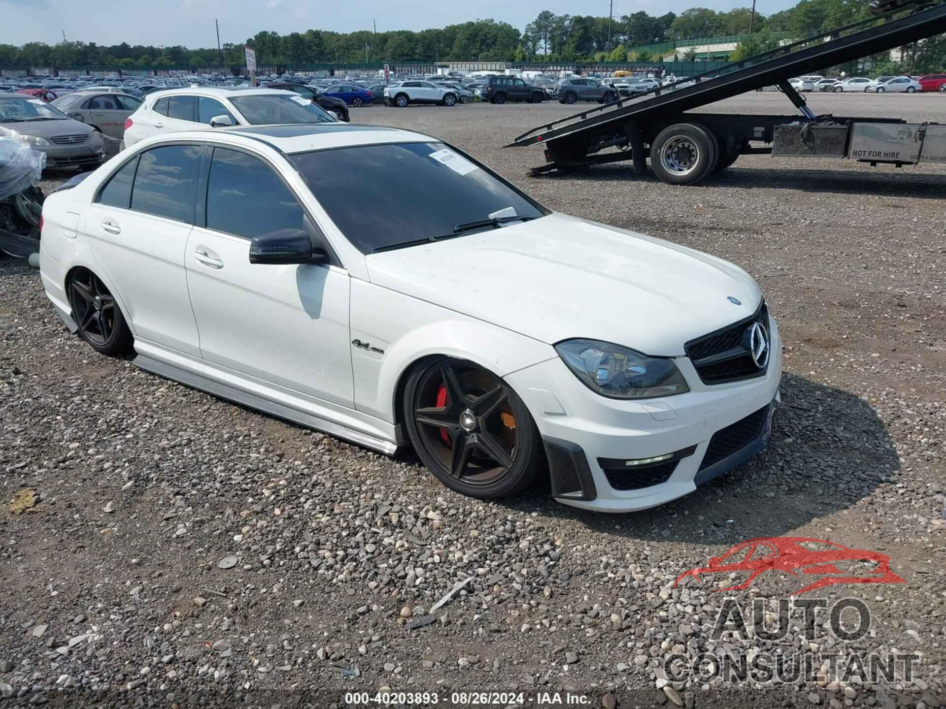MERCEDES-BENZ C 63 AMG 2012 - WDDGF7HB3CA657178