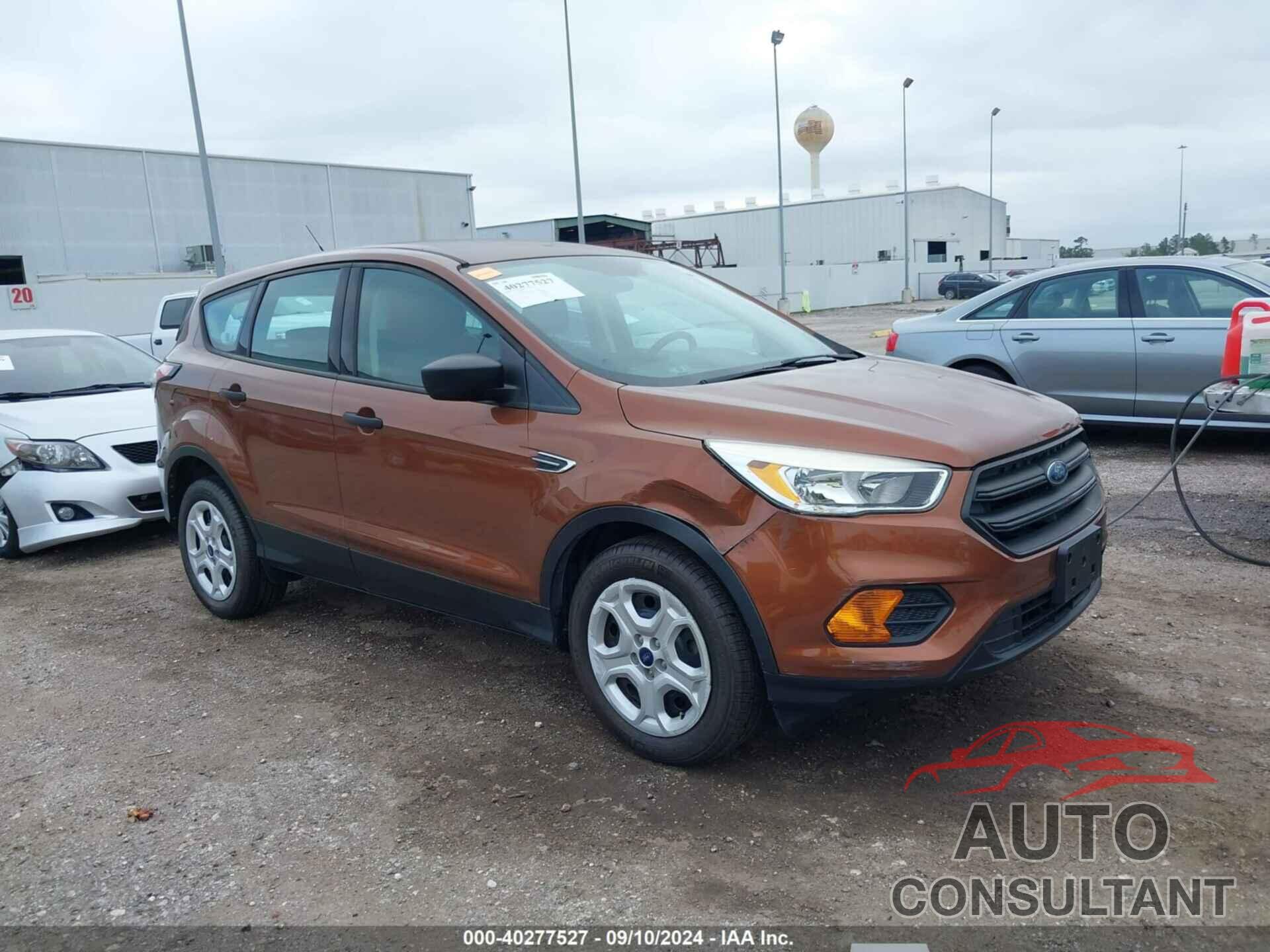 FORD ESCAPE 2017 - 1FMCU0F70HUE34845