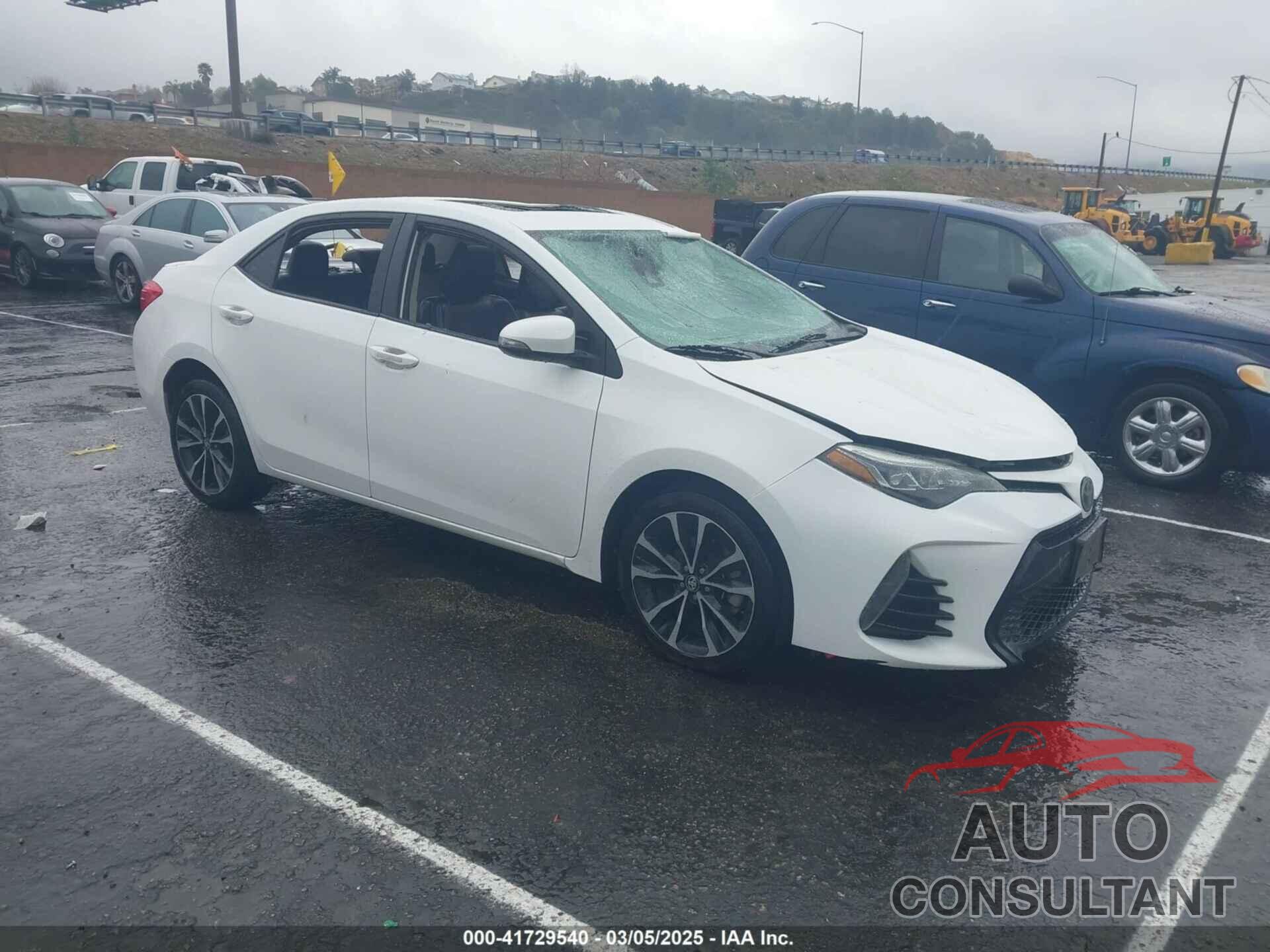 TOYOTA COROLLA 2018 - 5YFBURHE5JP822852