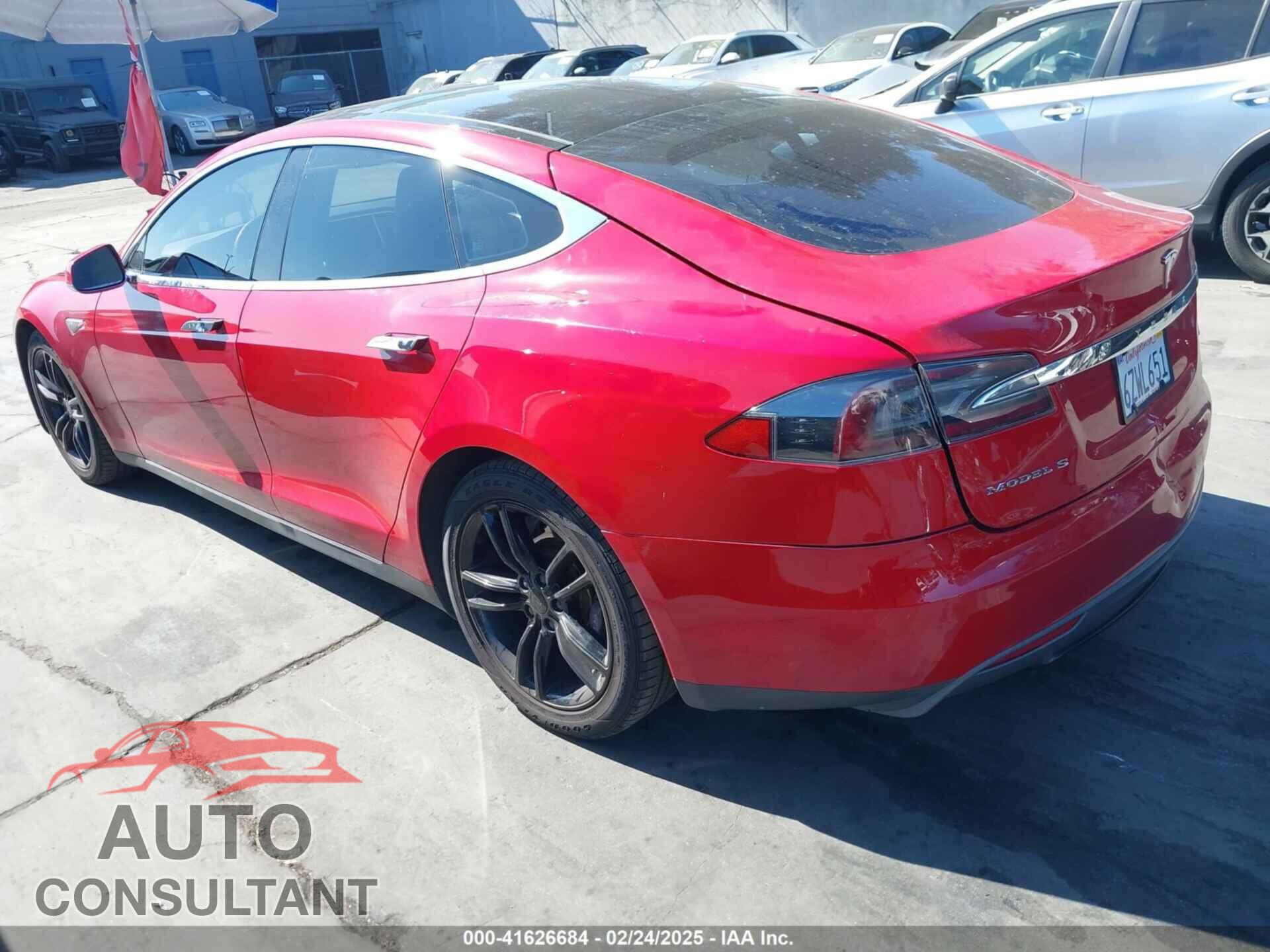 TESLA MODEL S 2013 - 5YJSA1CN1DFP09577