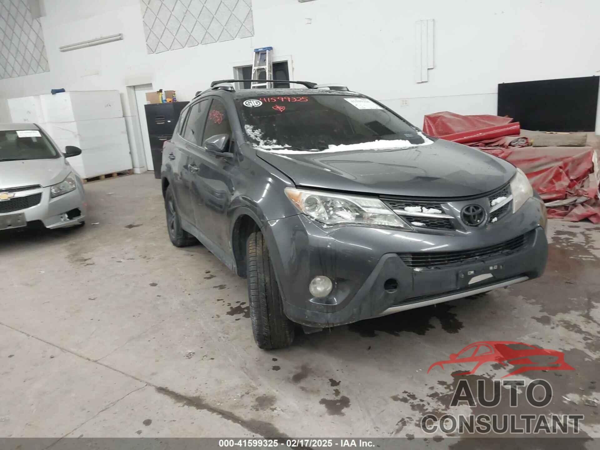 TOYOTA RAV4 2015 - JTMRFREV4FD118617