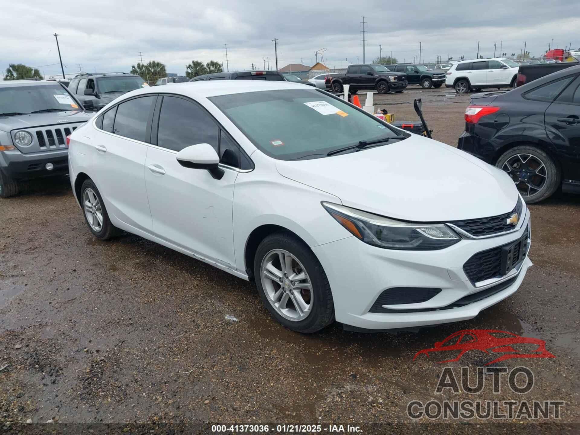 CHEVROLET CRUZE 2018 - 1G1BE5SM7J7107300