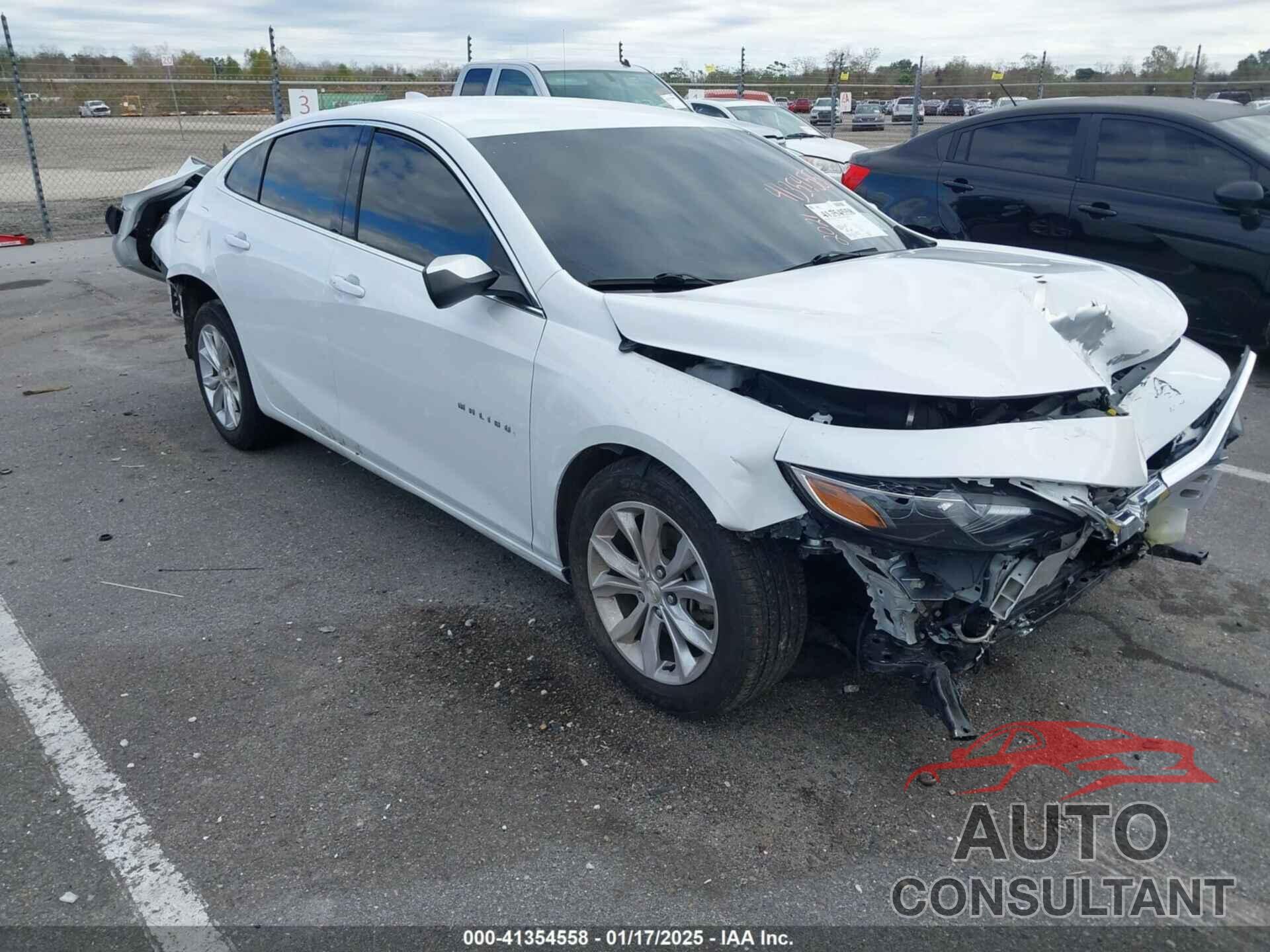 CHEVROLET MALIBU 2021 - 1G1ZD5ST3MF071608