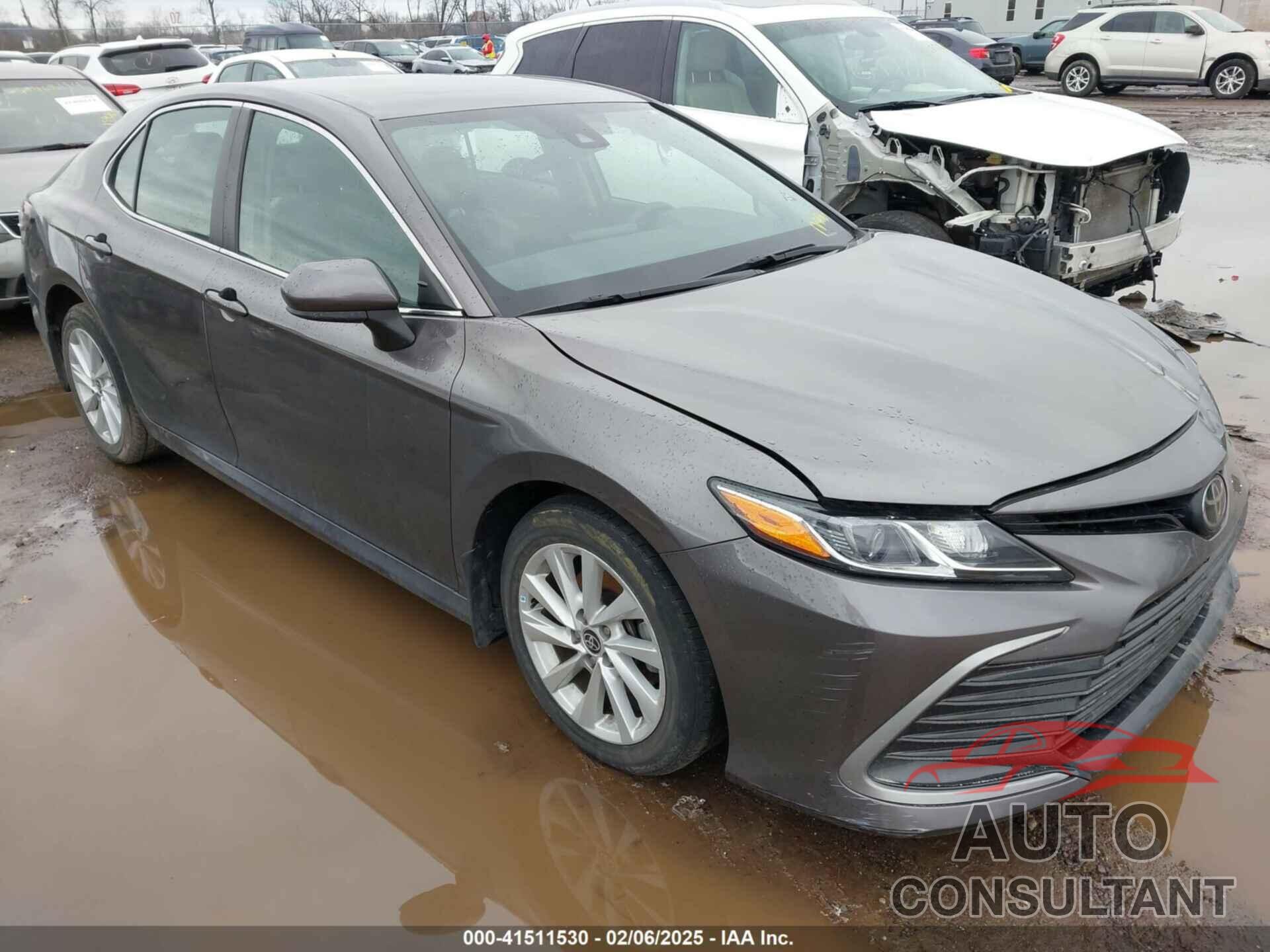 TOYOTA CAMRY 2022 - 4T1C11AK4NU052114