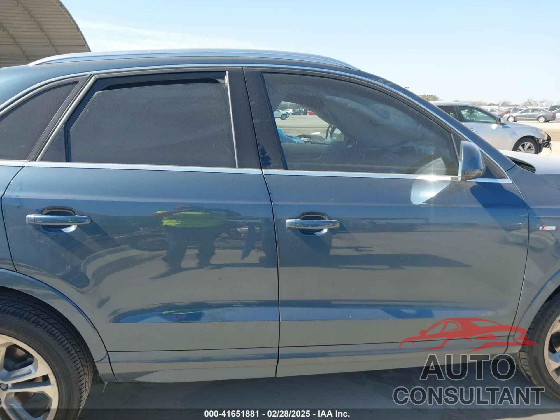 AUDI Q3 2018 - WA1HCCFS8JR000257
