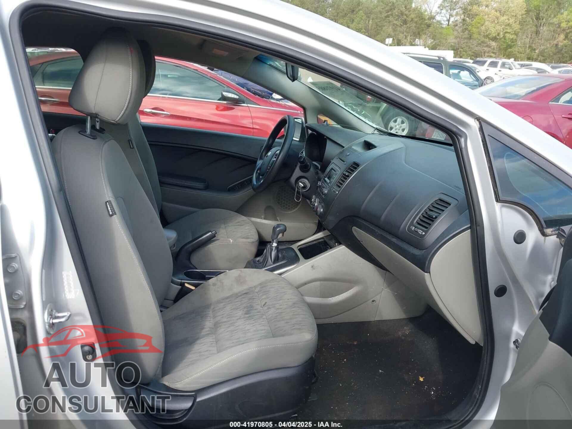 KIA FORTE 2015 - KNAFK4A64F5395100