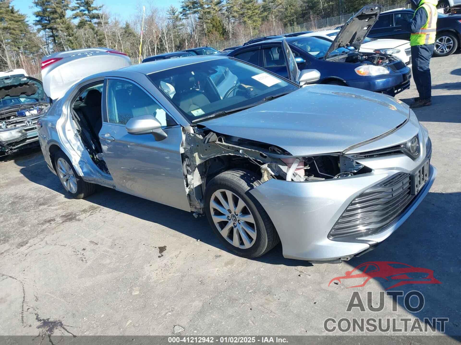 TOYOTA CAMRY 2018 - 4T1B11HK0JU029523