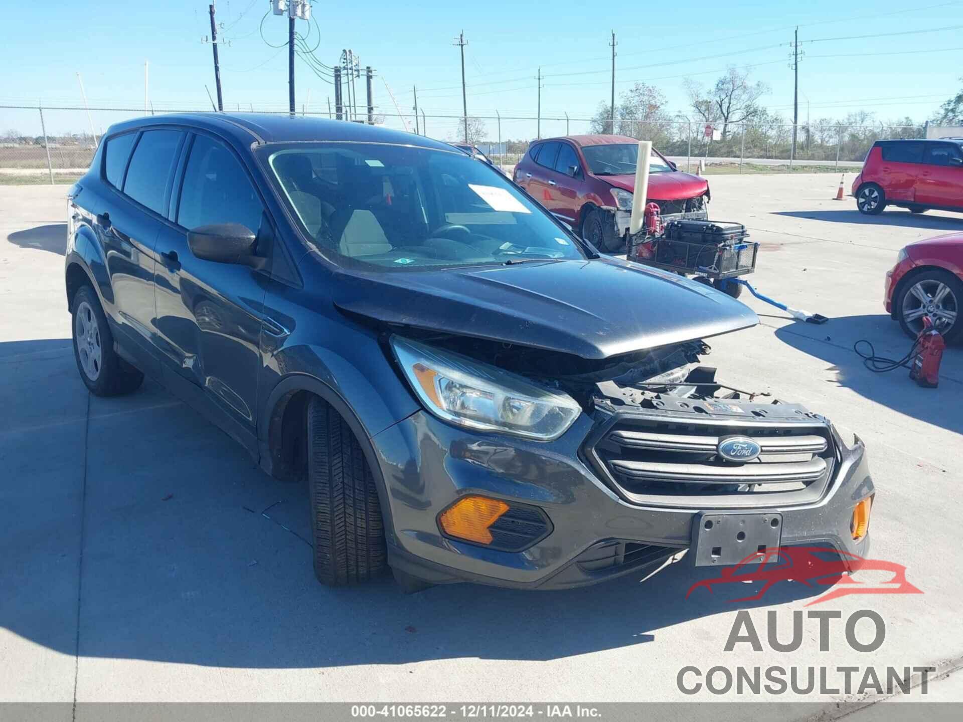 FORD ESCAPE 2017 - 1FMCU0F72HUC49020