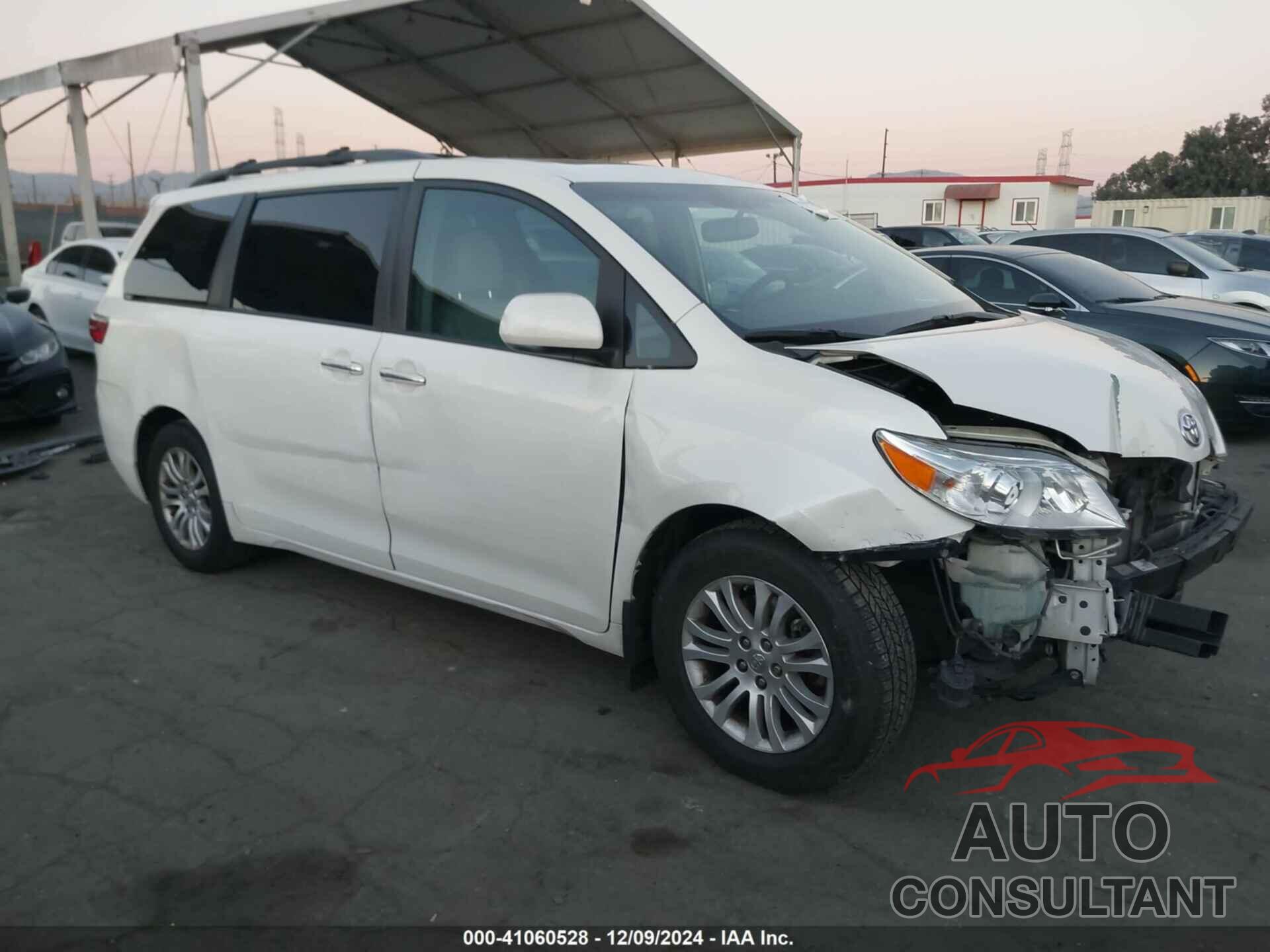 TOYOTA SIENNA 2017 - 5TDYZ3DC3HS823173