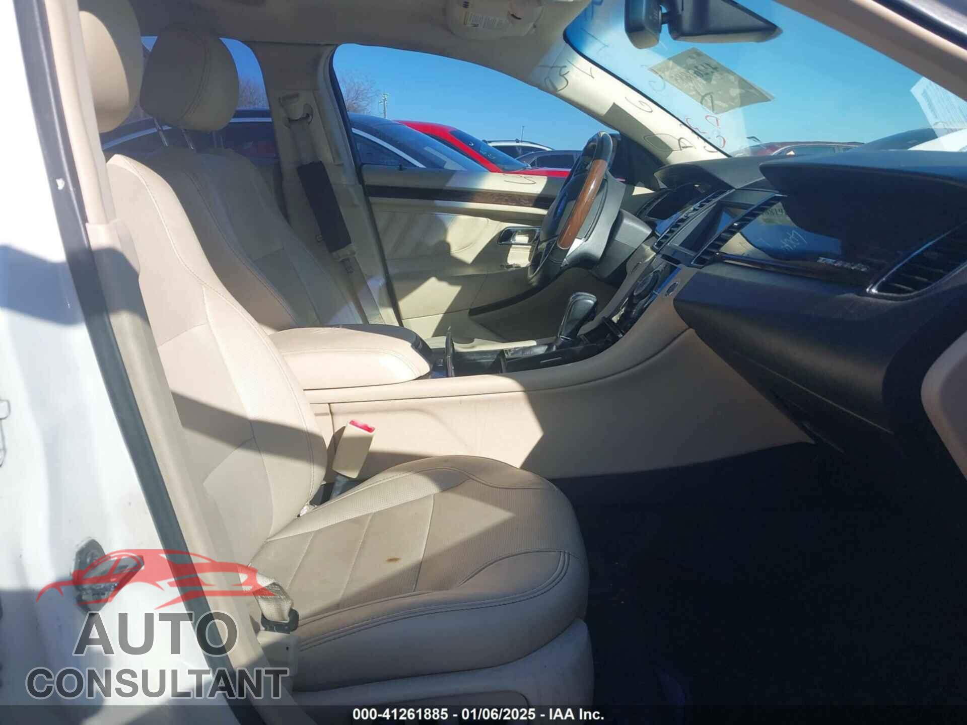 FORD TAURUS 2017 - 1FAHP2F83HG125865