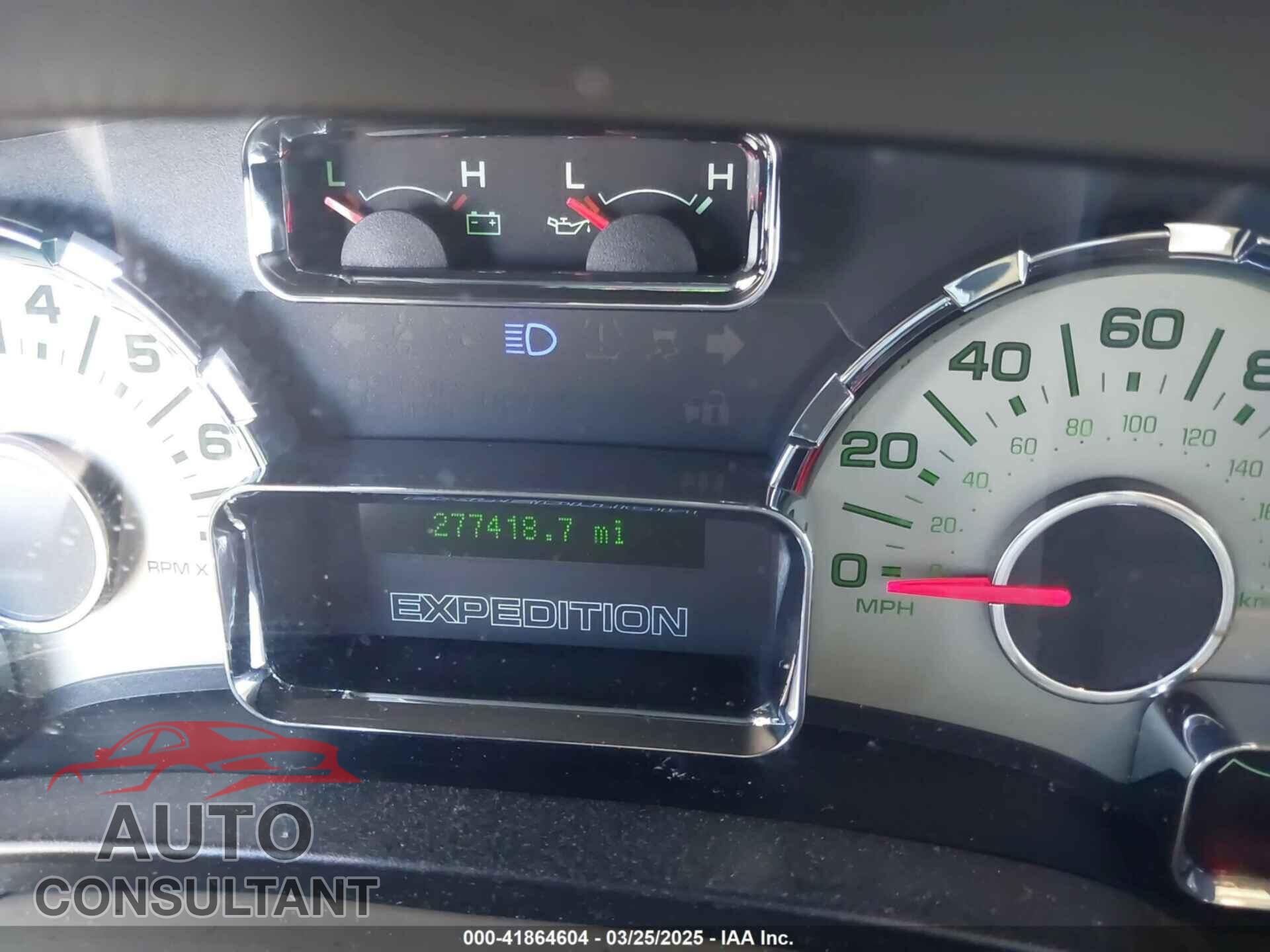 FORD EXPEDITION 2011 - 1FMJU1H54BEF00548
