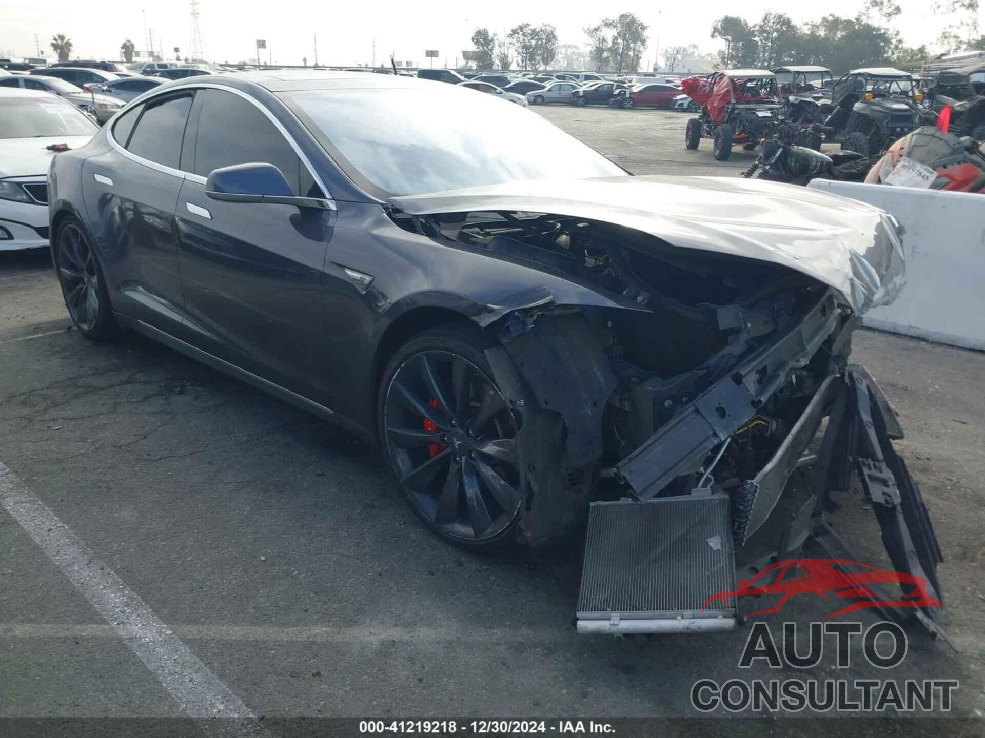 TESLA MODEL S 2015 - 5YJSA1E48FF112739