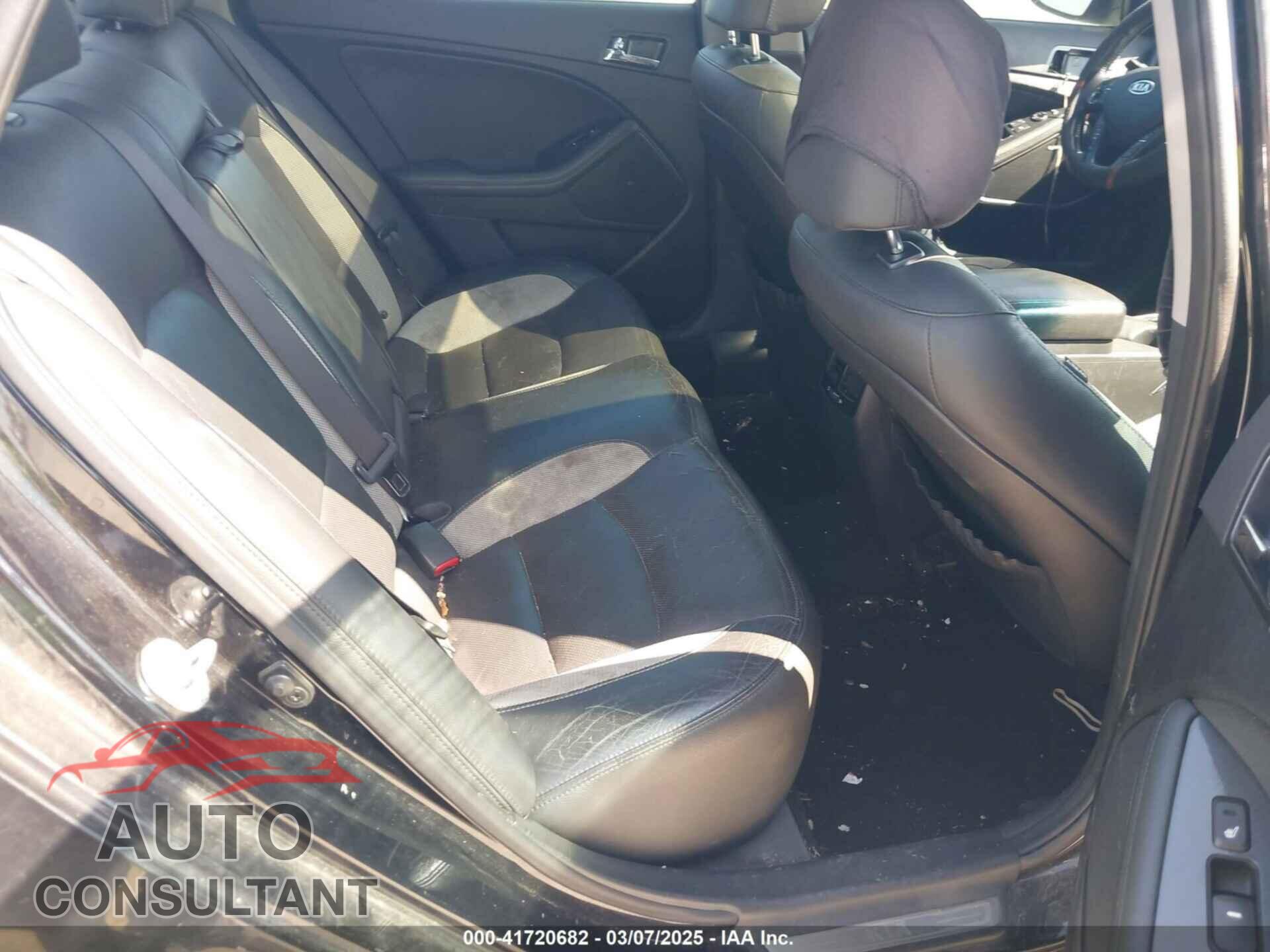 KIA OPTIMA 2012 - 5XXGR4A63CG032183