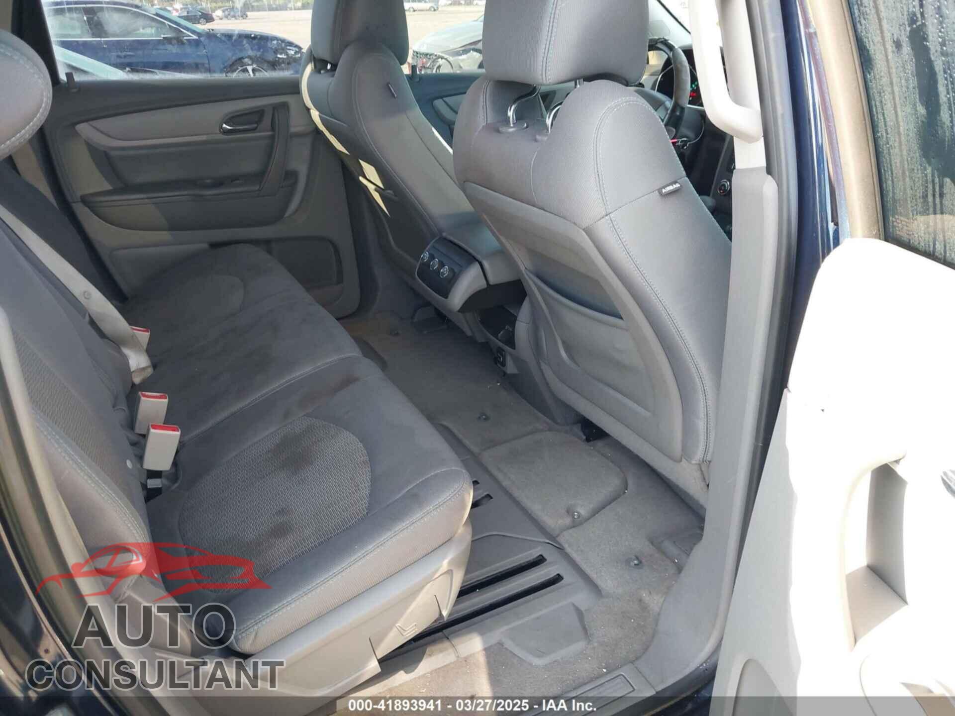 CHEVROLET TRAVERSE 2017 - 1GNKRFKD4HJ184275