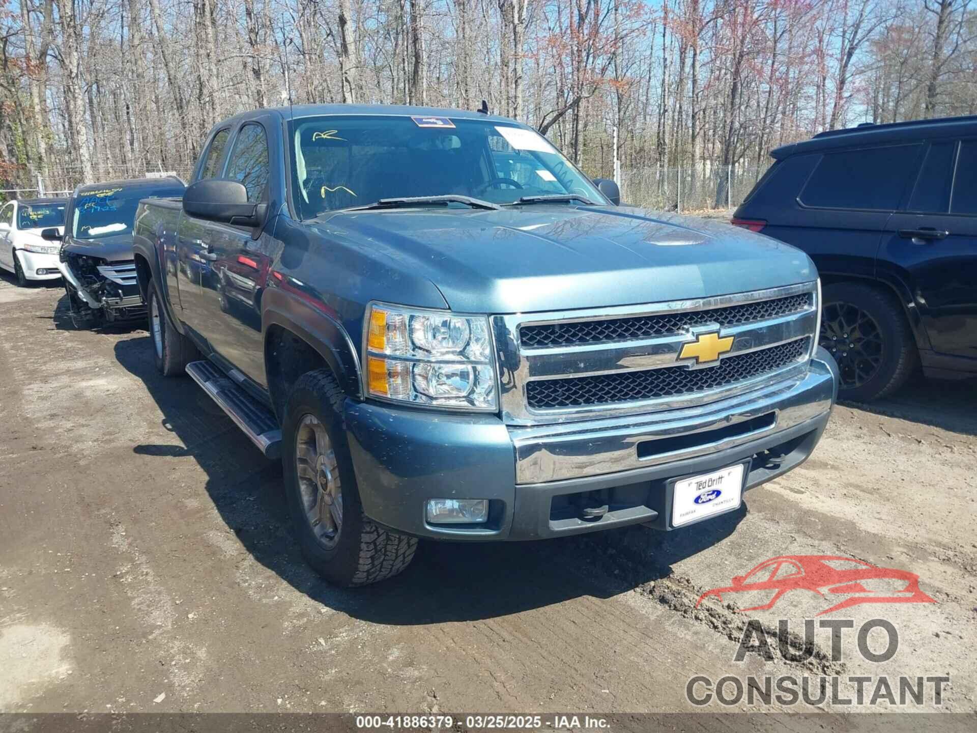 CHEVROLET SILVERADO 1500 2011 - 1GCRKSE33BZ385276