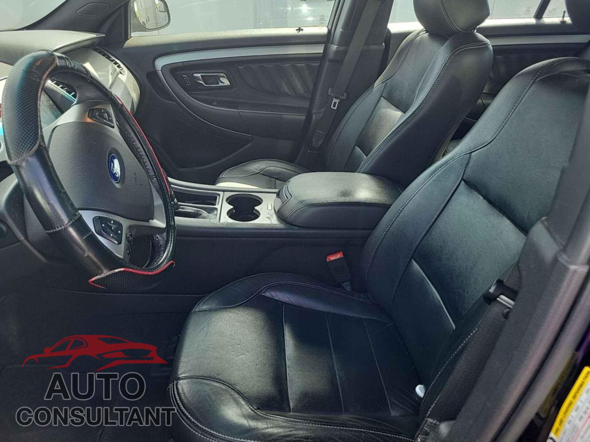 FORD TAURUS 2018 - 1FAHP2E89JG111203