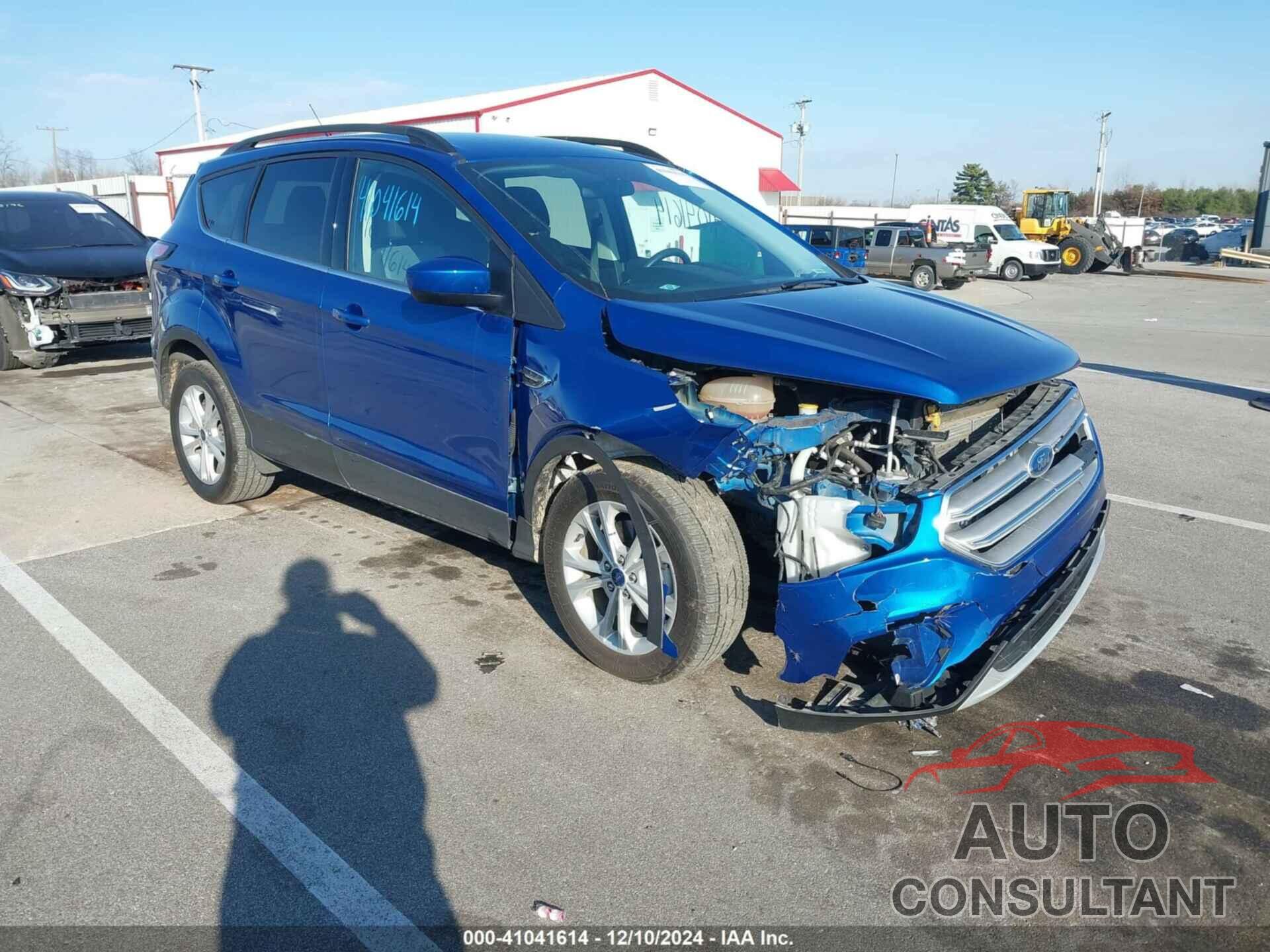 FORD ESCAPE 2017 - 1FMCU9GD5HUD27377