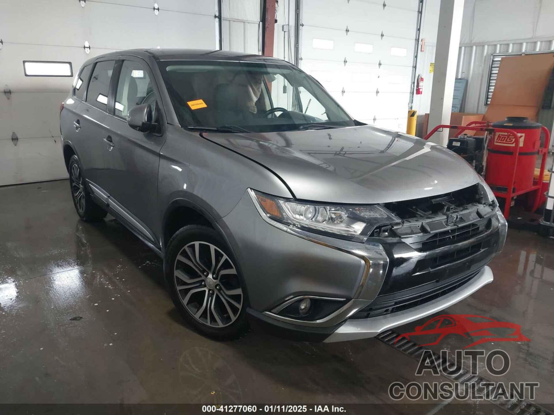 MITSUBISHI OUTLANDER 2018 - JA4AZ3A38JZ040936
