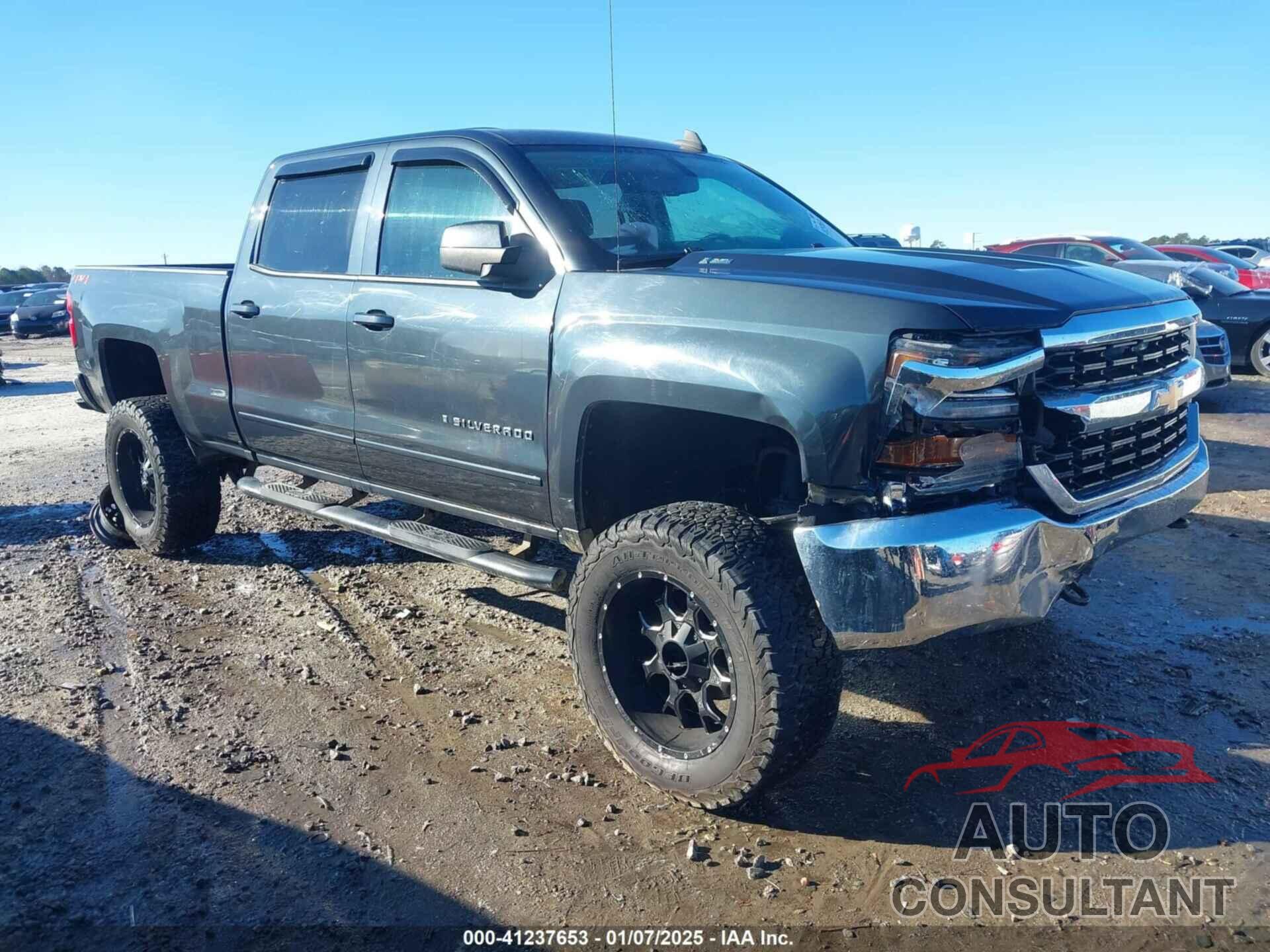 CHEVROLET SILVERADO 1500 2018 - 1GCUKREC4JF172534