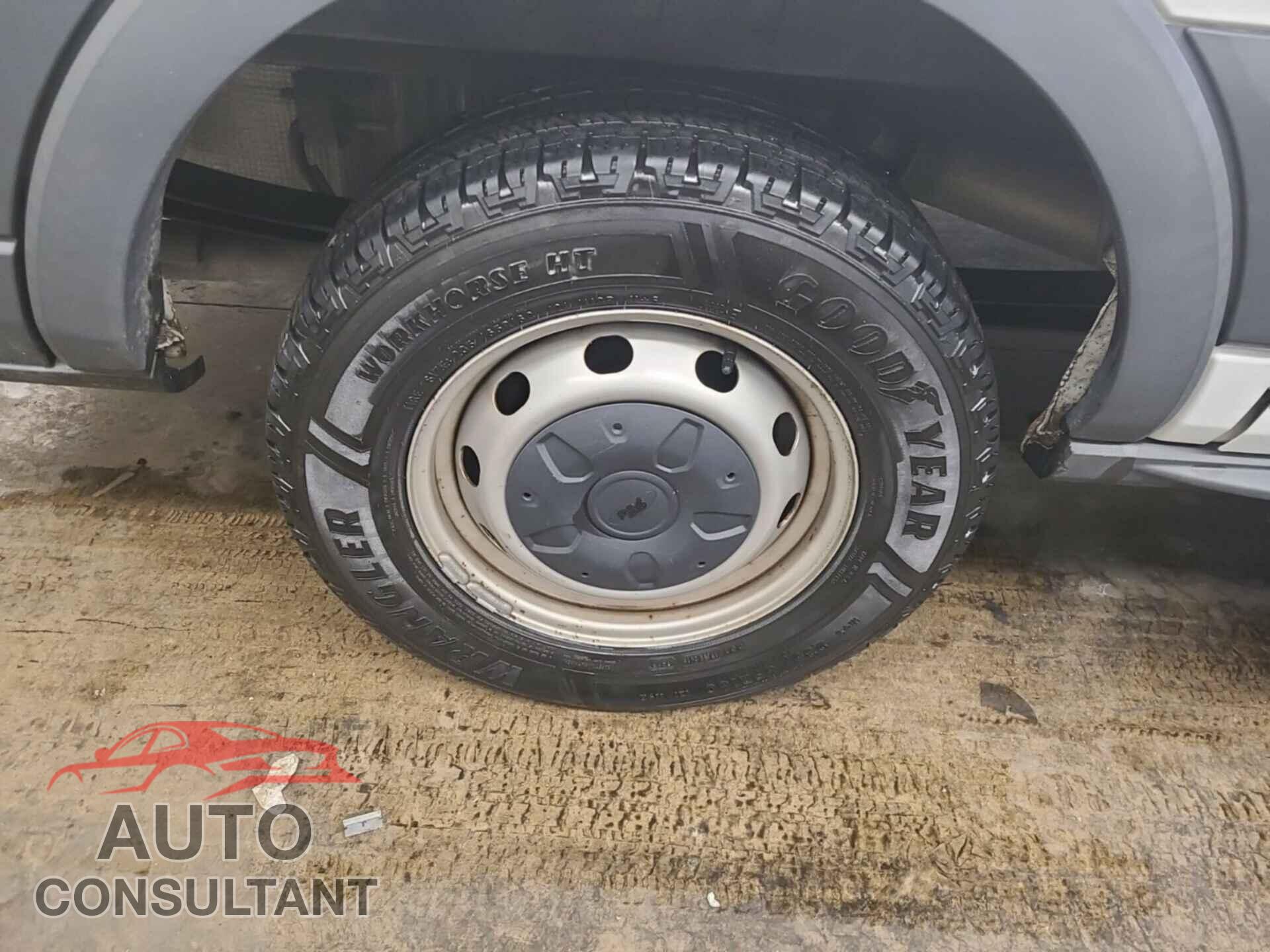 FORD TRANSIT 2017 - 1FTYR1YM1HKA31991