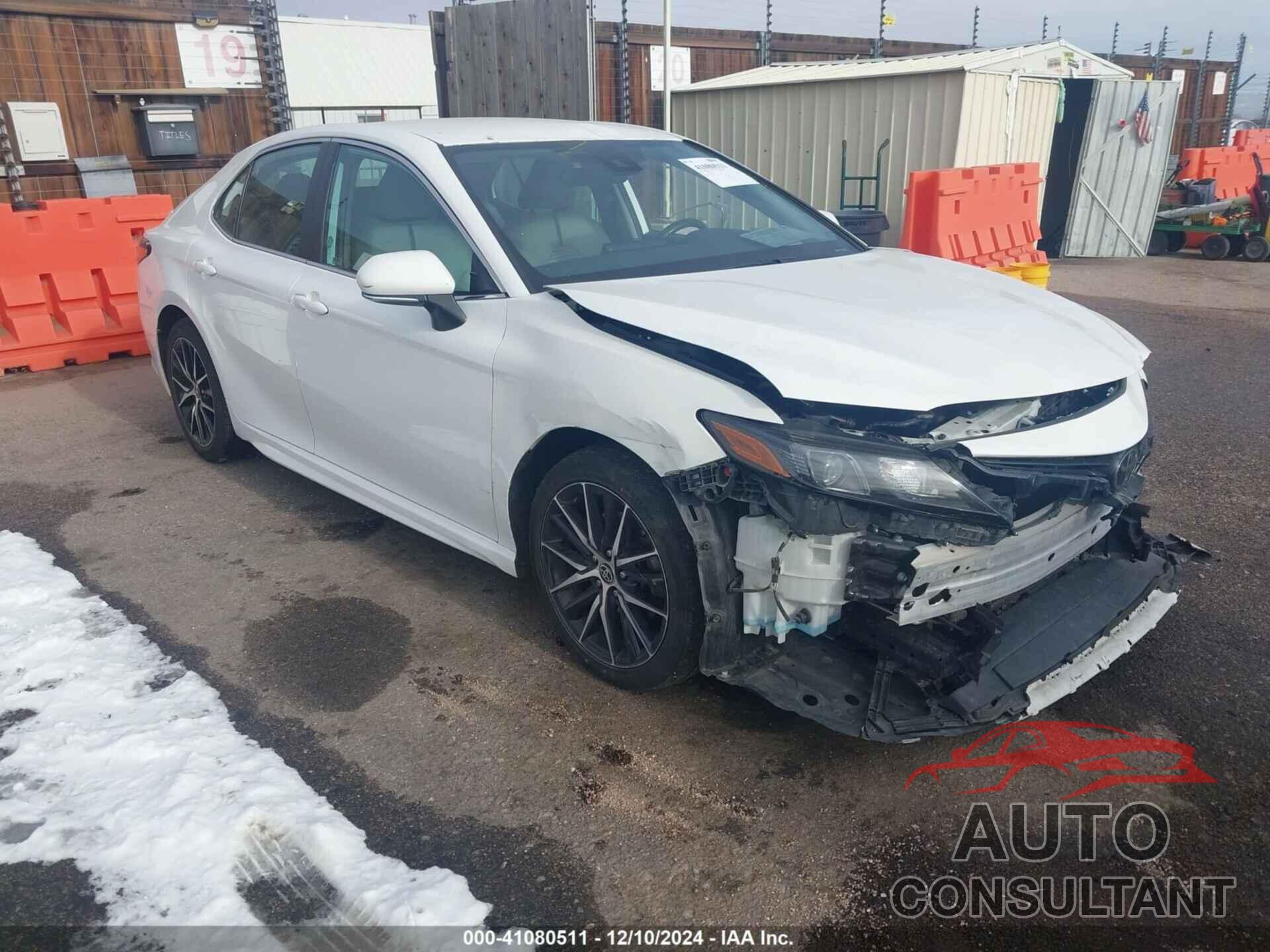 TOYOTA CAMRY 2022 - 4T1G11AK0NU060583