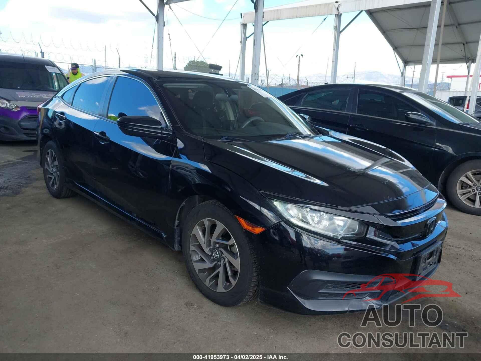 HONDA CIVIC 2018 - 2HGFC2F58JH558306