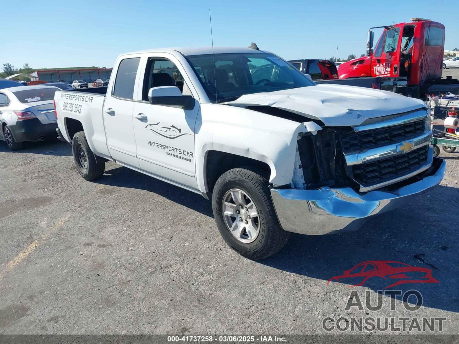 CHEVROLET SILVERADO 1500 2018 - 1GCRCREC1JZ153165