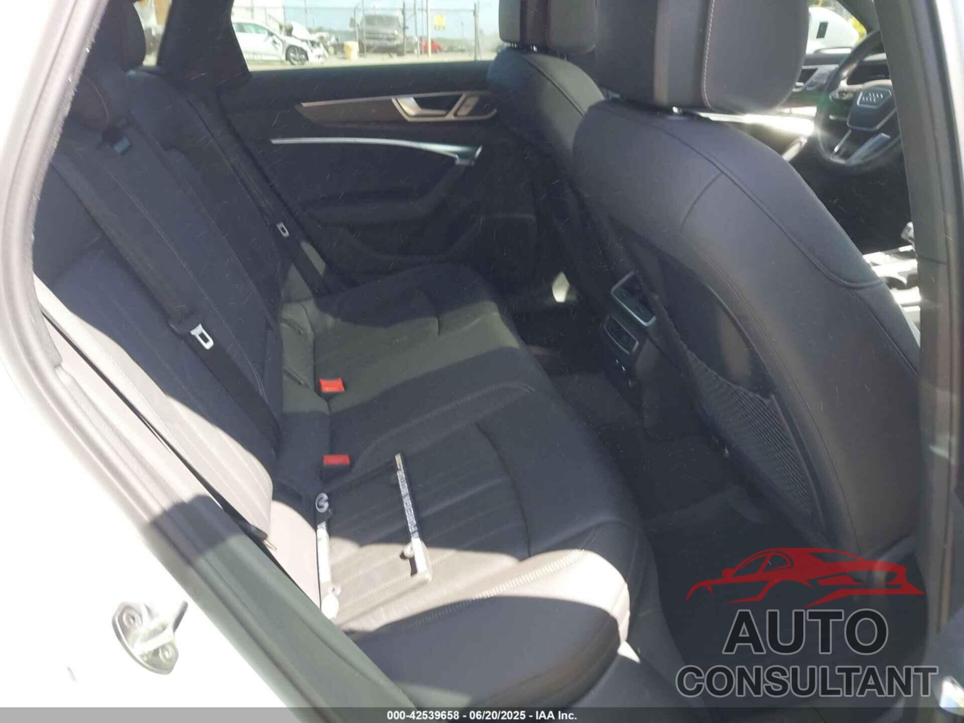 AUDI A6 2019 - WAUD8AF25KN129671